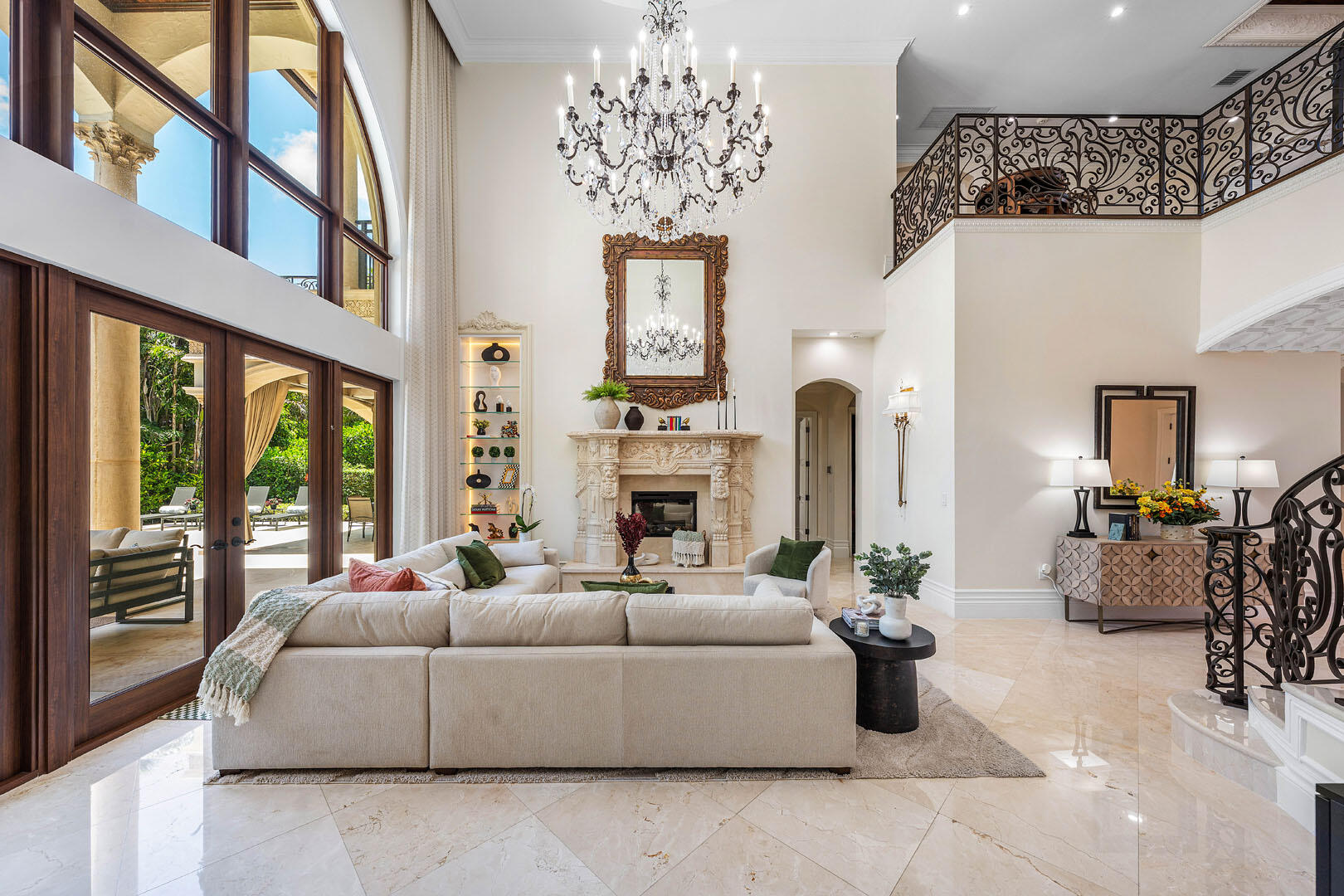 ROYAL PALM YACHT & COUNTRY CLUB - Residential