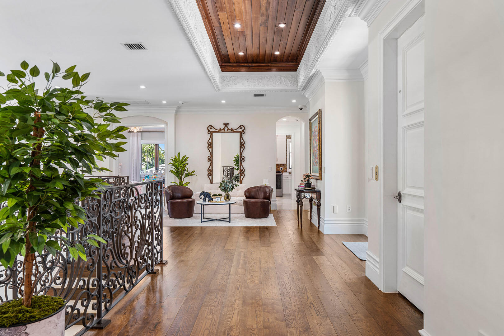 ROYAL PALM YACHT & COUNTRY CLUB - Residential