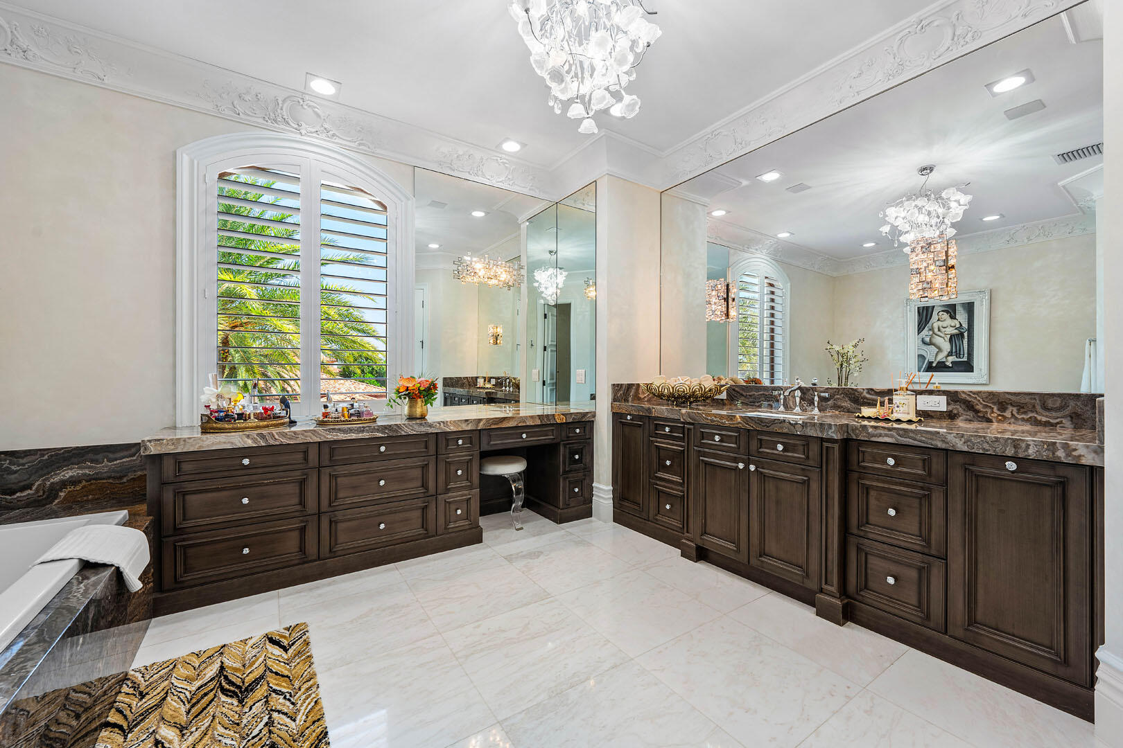 ROYAL PALM YACHT & COUNTRY CLUB - Residential