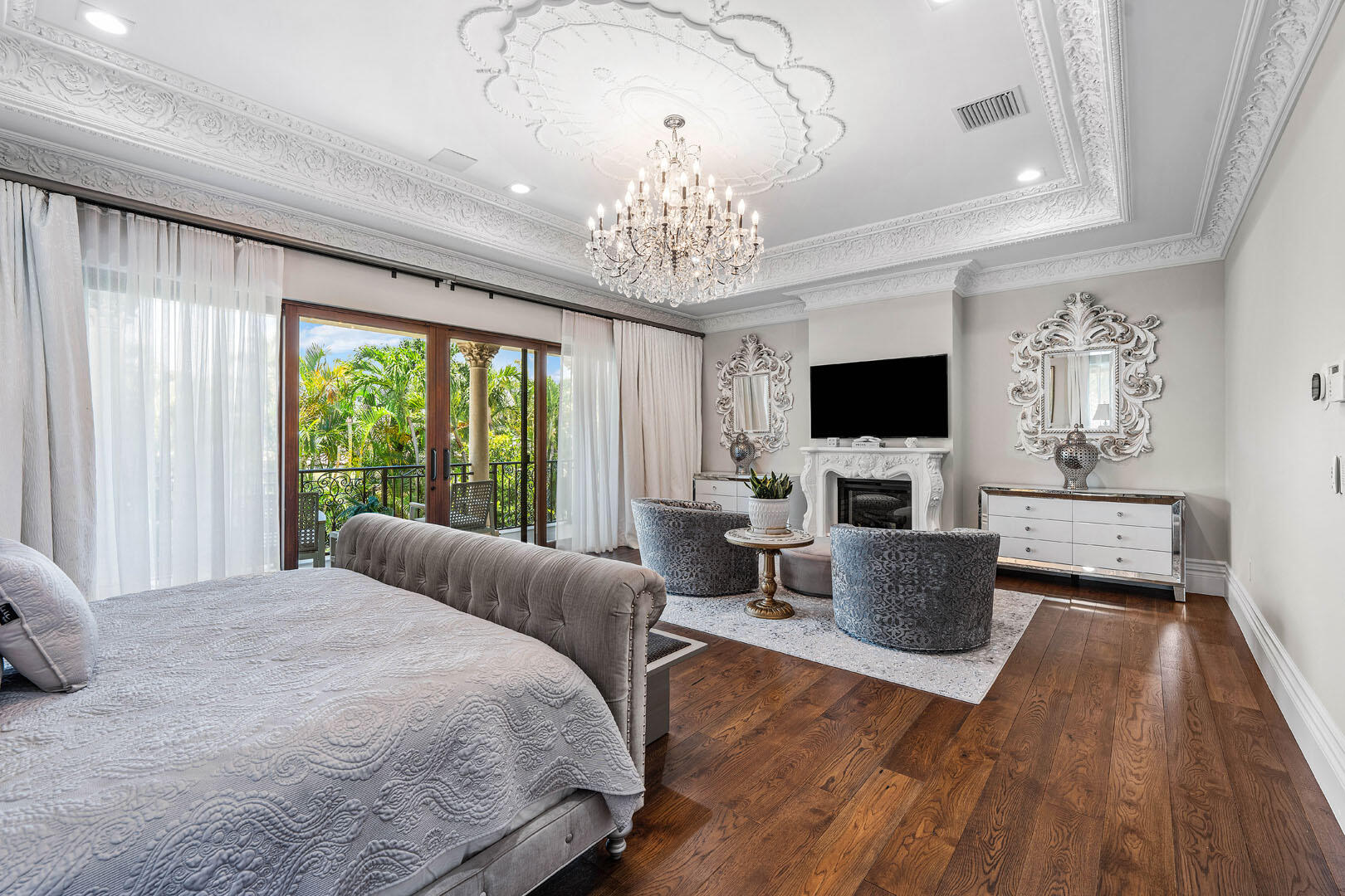 ROYAL PALM YACHT & COUNTRY CLUB - Residential