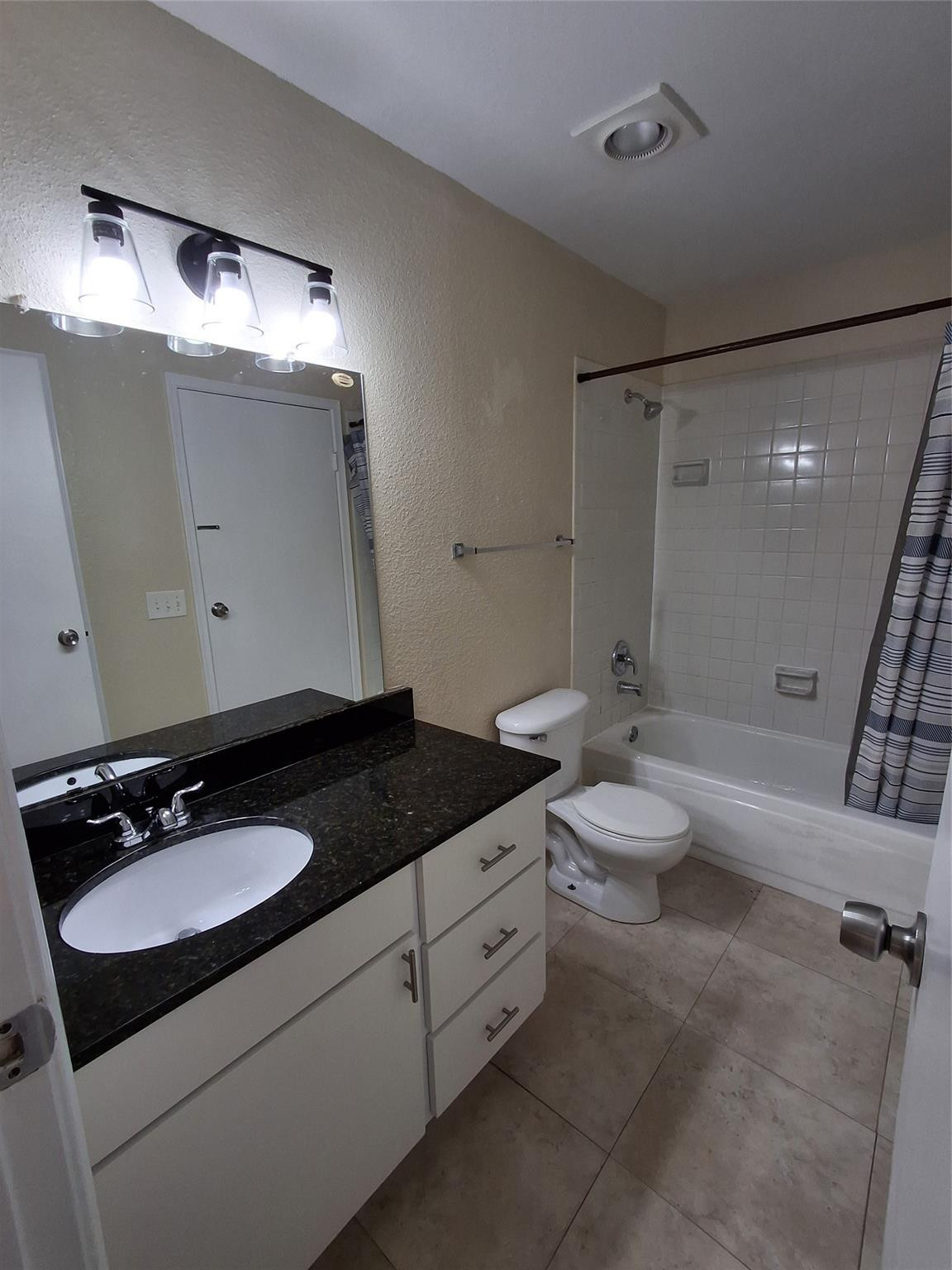 Savannah At Riverside - Residential Lease