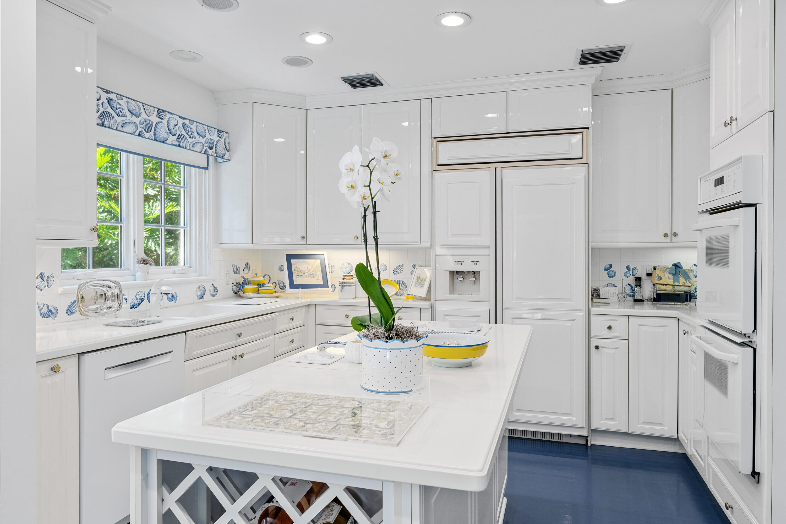 JAMAICA LANE IN - Residential