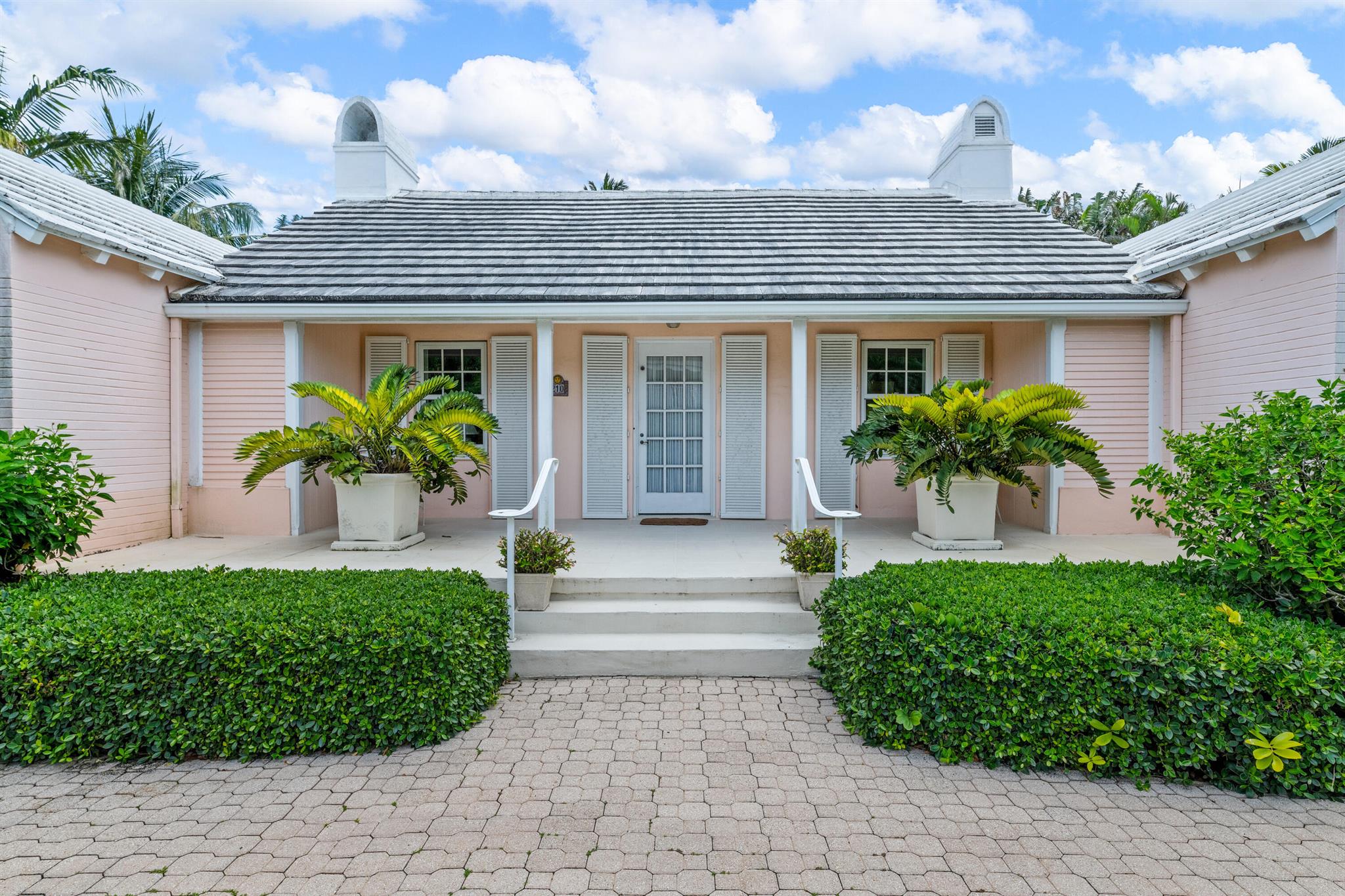 JAMAICA LANE IN - Residential