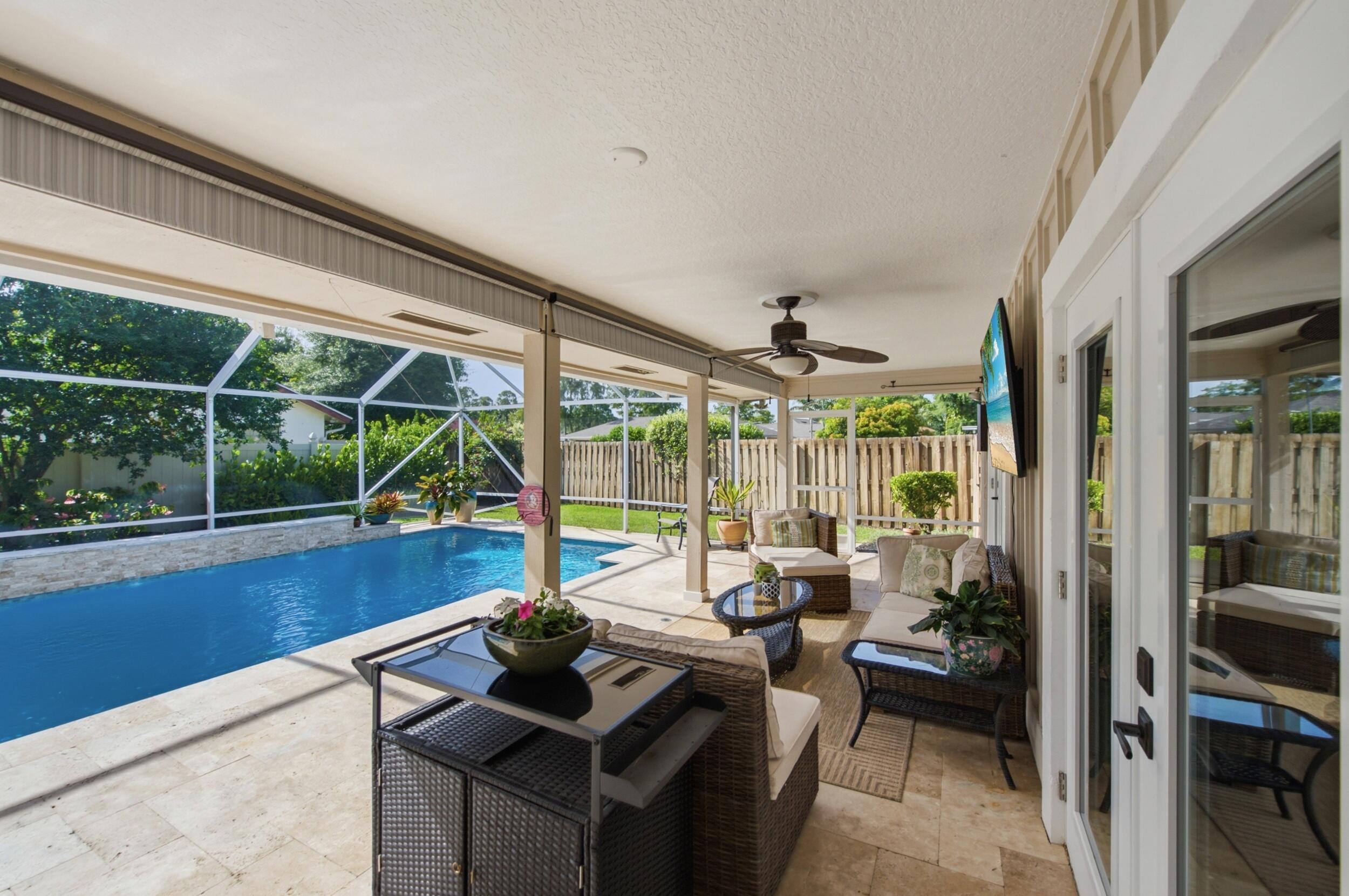 SUGAR POND MANOR OF WELLINGTON - Residential