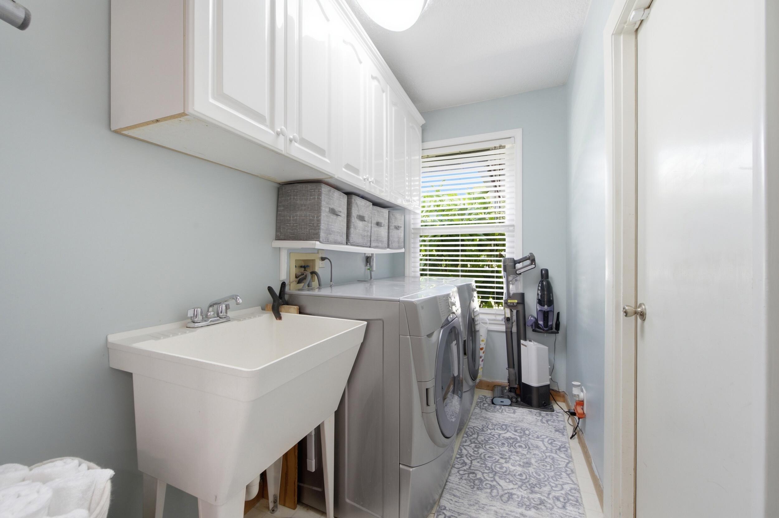 SUGAR POND MANOR OF WELLINGTON - Residential