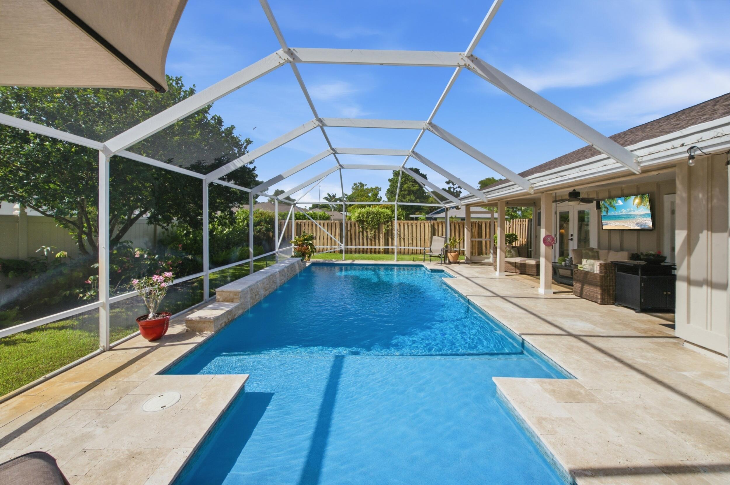 SUGAR POND MANOR OF WELLINGTON - Residential