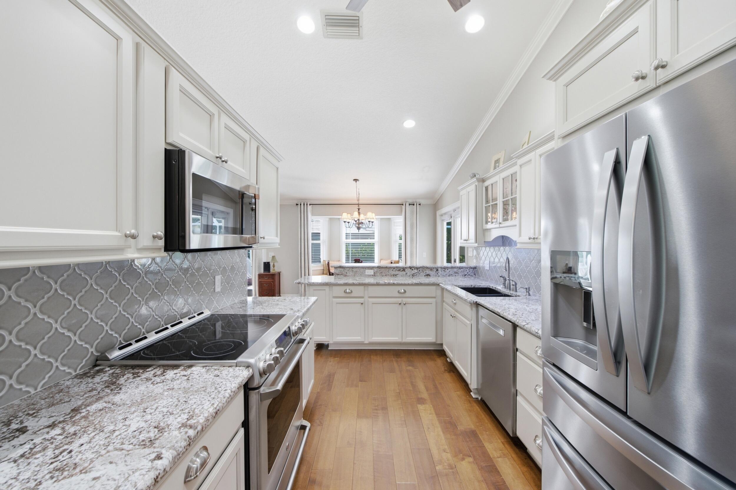 SUGAR POND MANOR OF WELLINGTON - Residential
