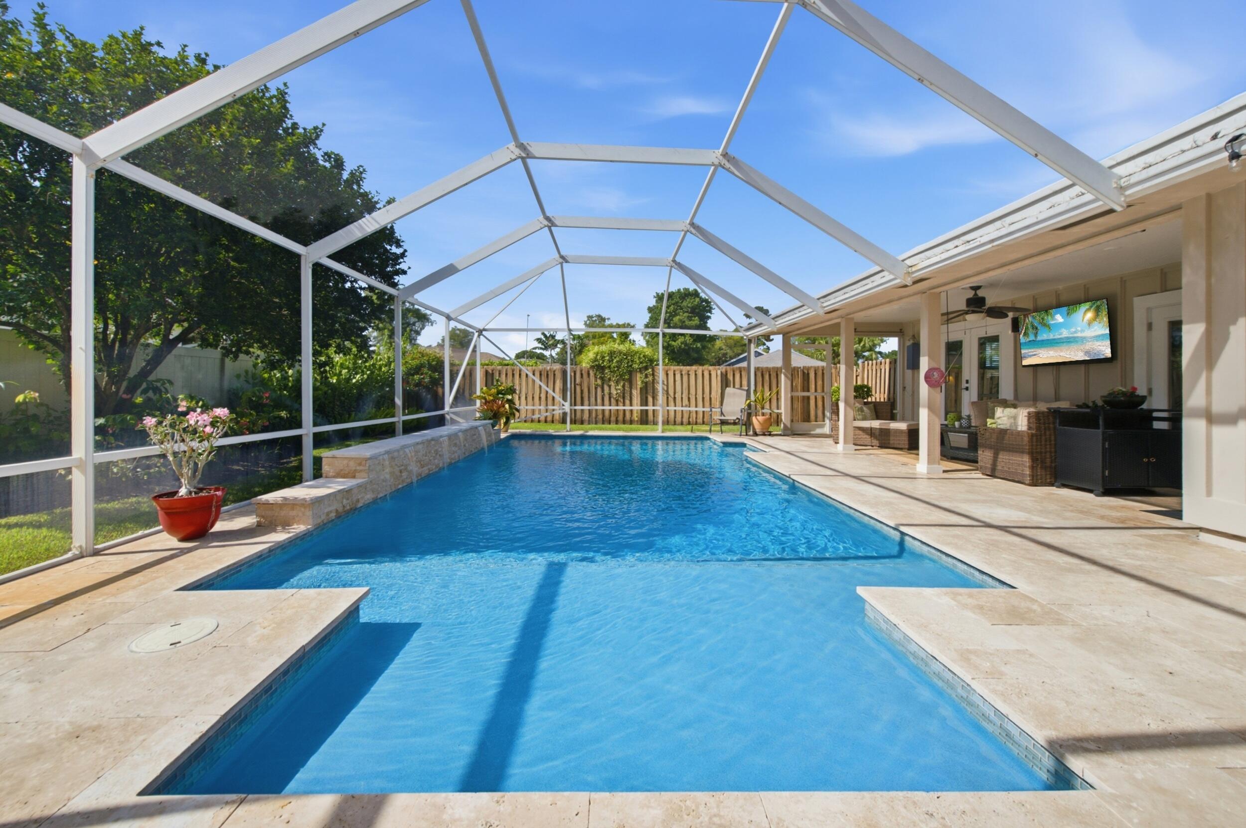 SUGAR POND MANOR OF WELLINGTON - Residential