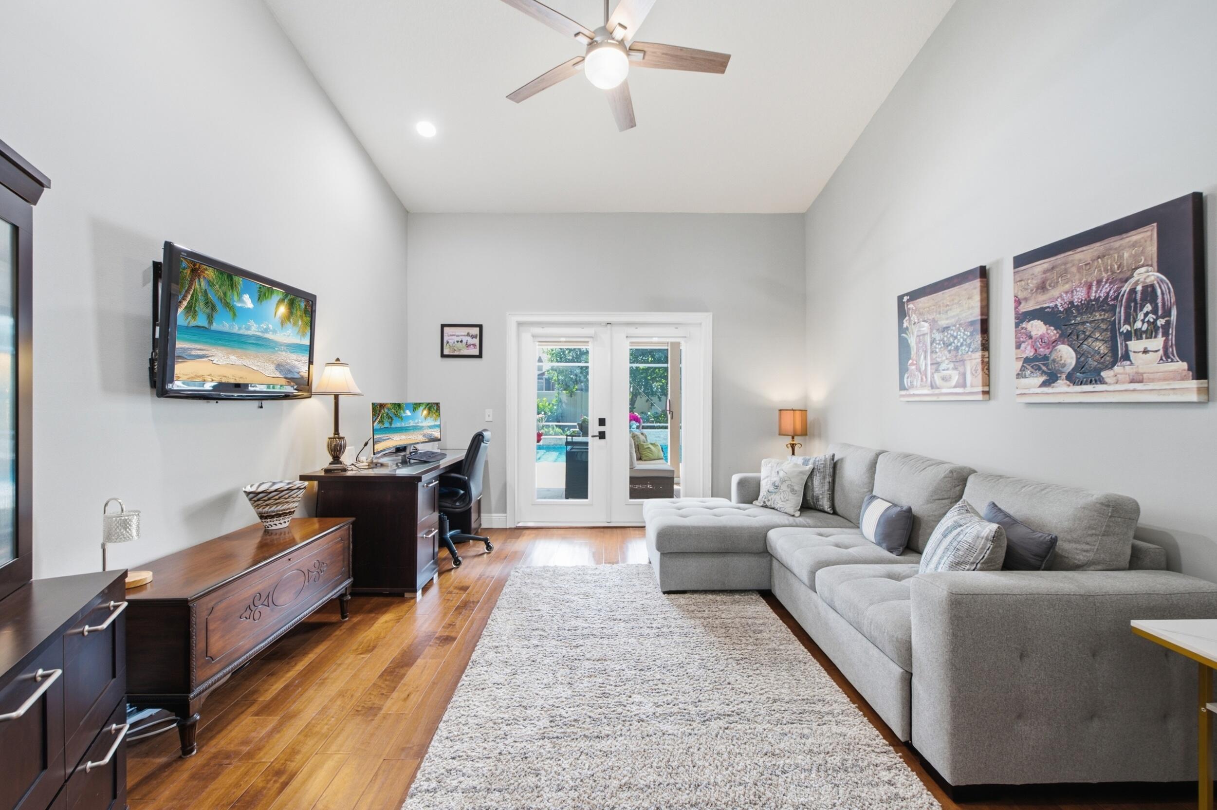 SUGAR POND MANOR OF WELLINGTON - Residential