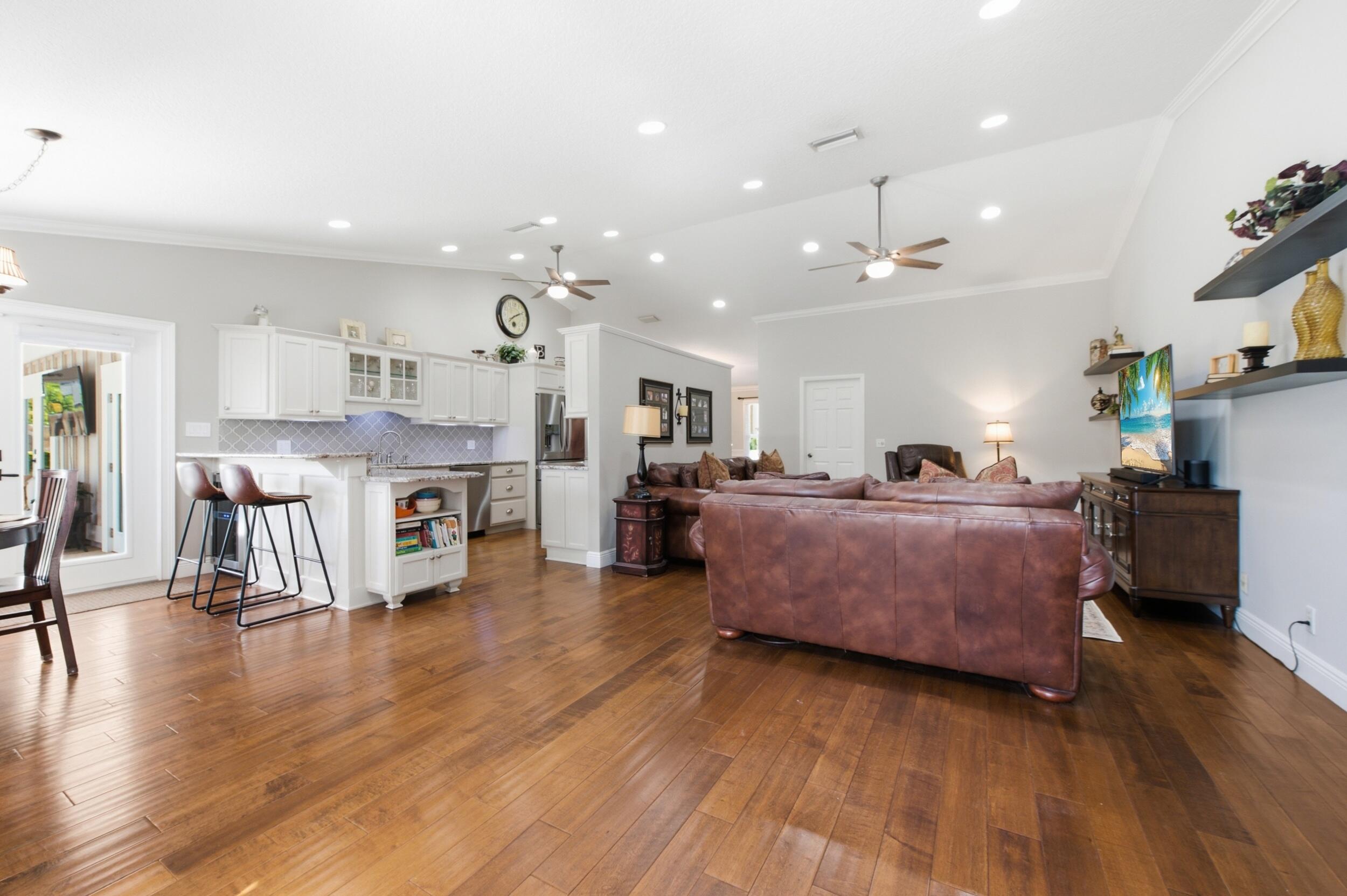 SUGAR POND MANOR OF WELLINGTON - Residential