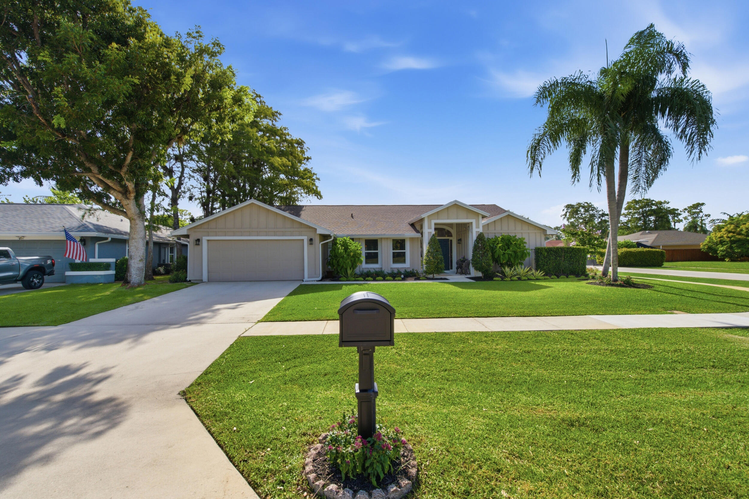 SUGAR POND MANOR OF WELLINGTON - Residential