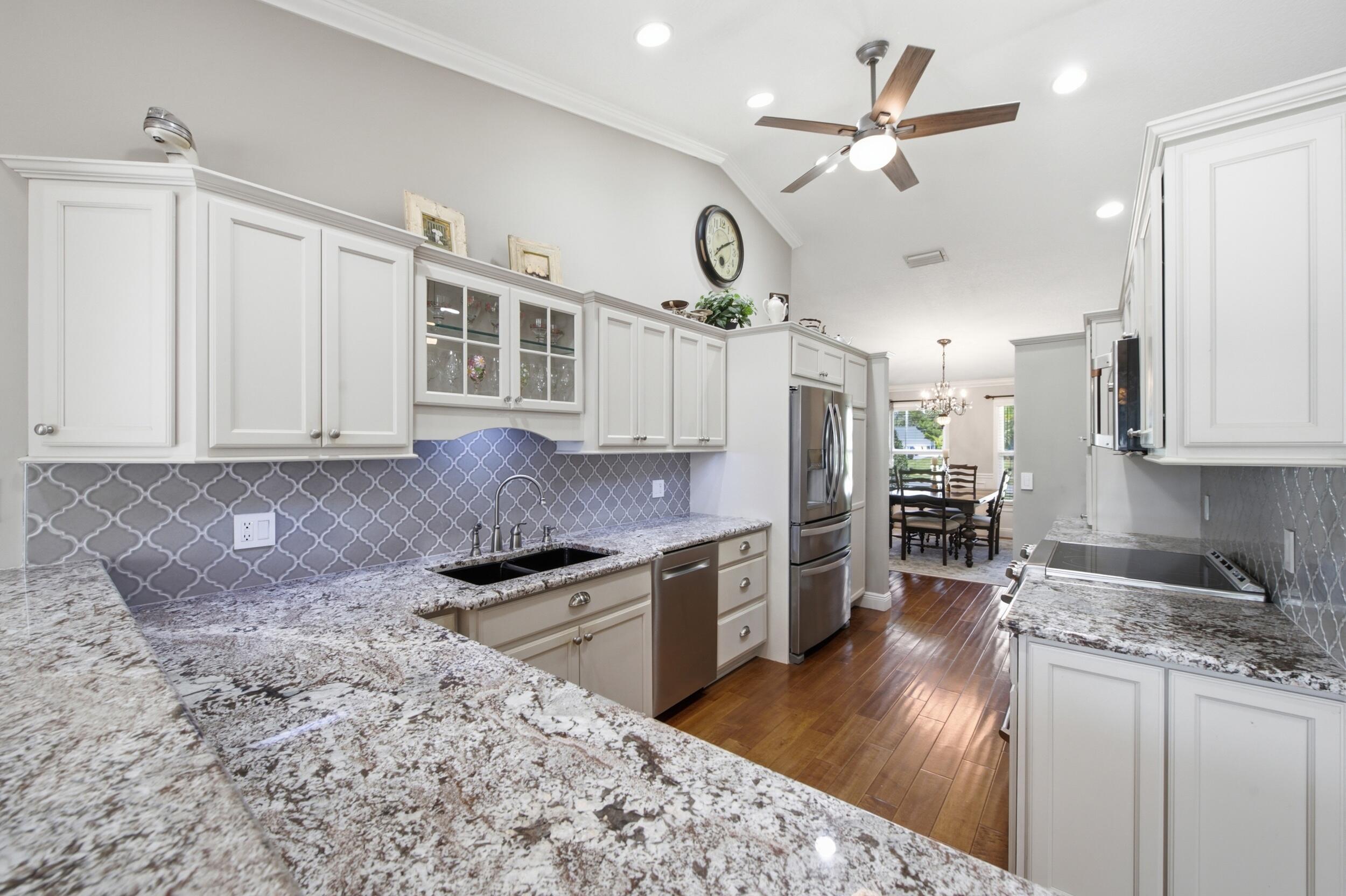 SUGAR POND MANOR OF WELLINGTON - Residential