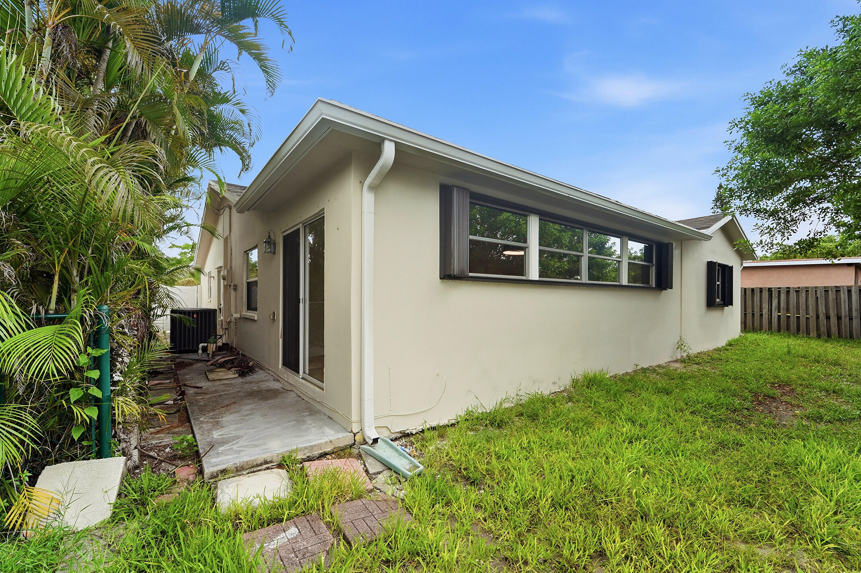 SANDALFOOT COVE - Residential Lease
