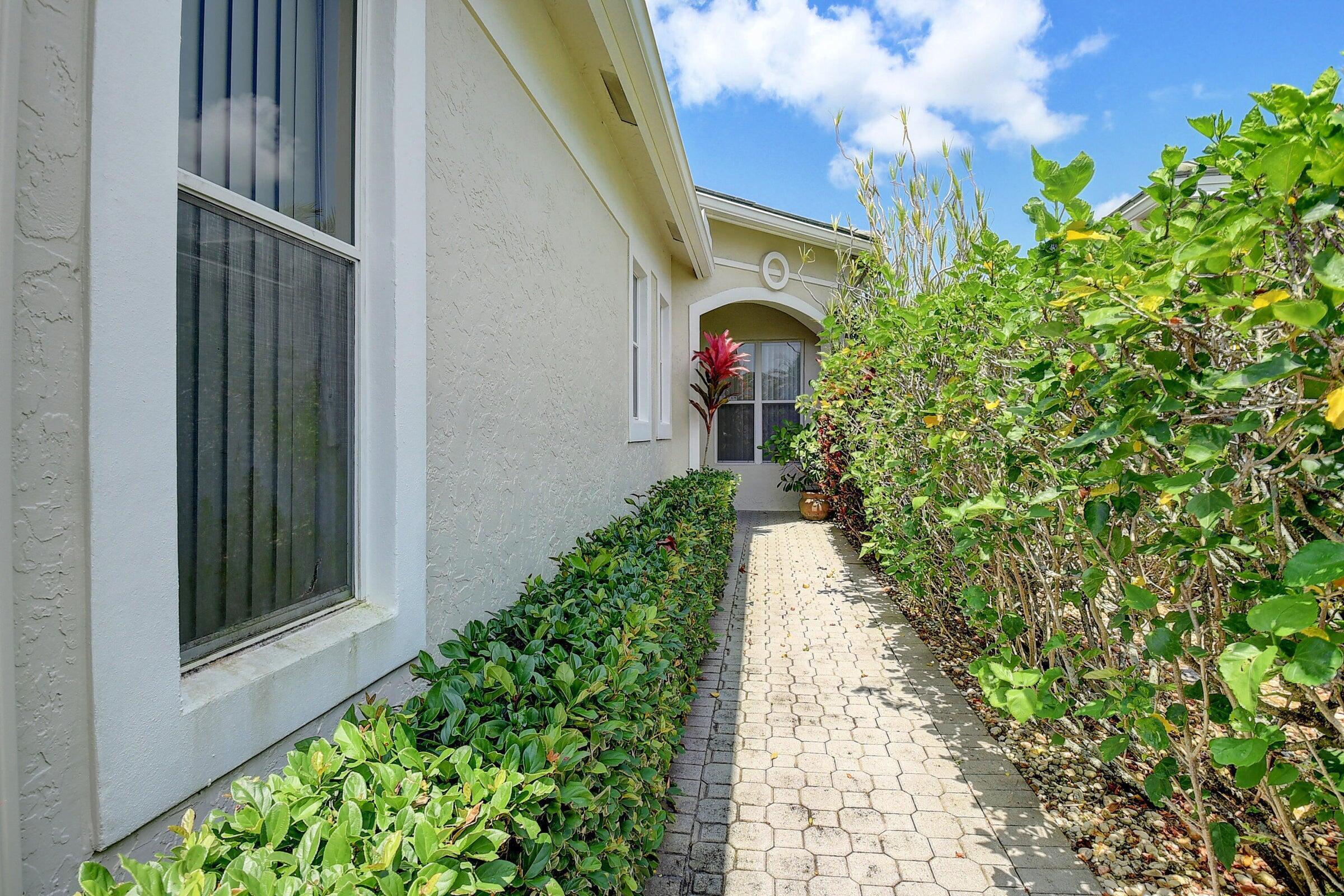 ABERDEEN / CARRINGTON LAKES - Residential Lease