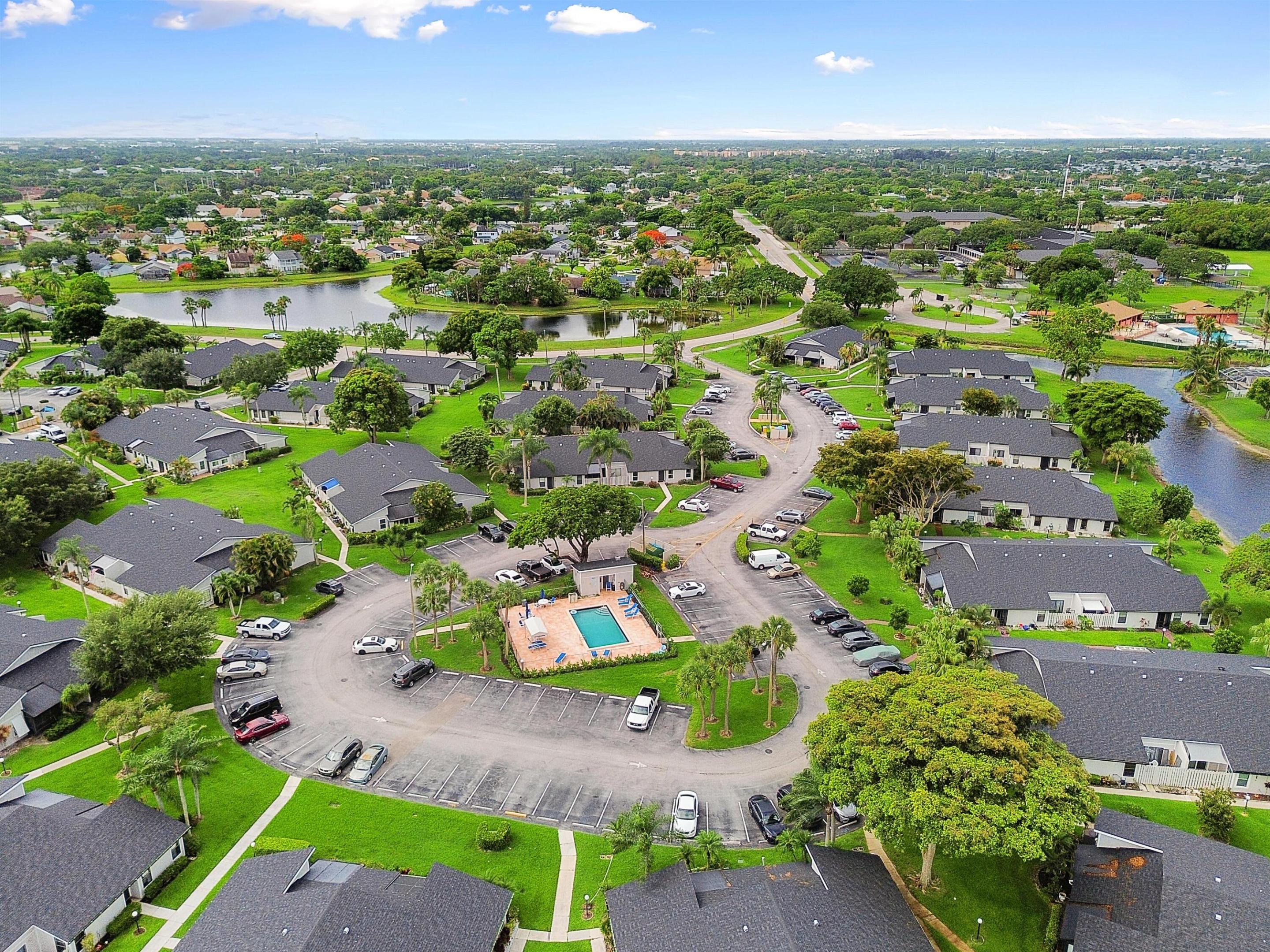 LAKESIDE GREEN - Residential