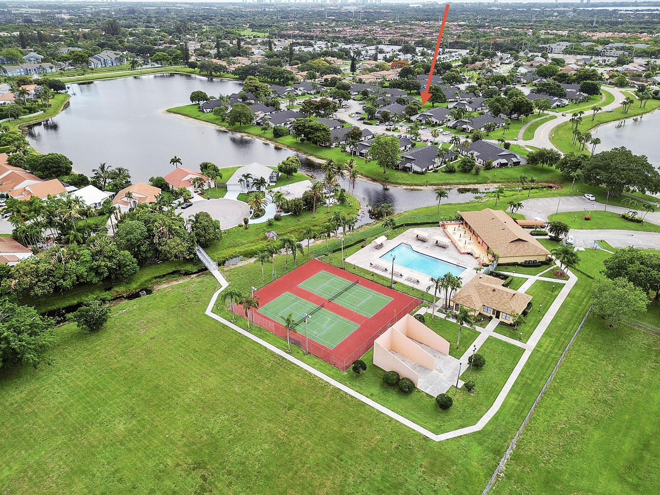 LAKESIDE GREEN - Residential