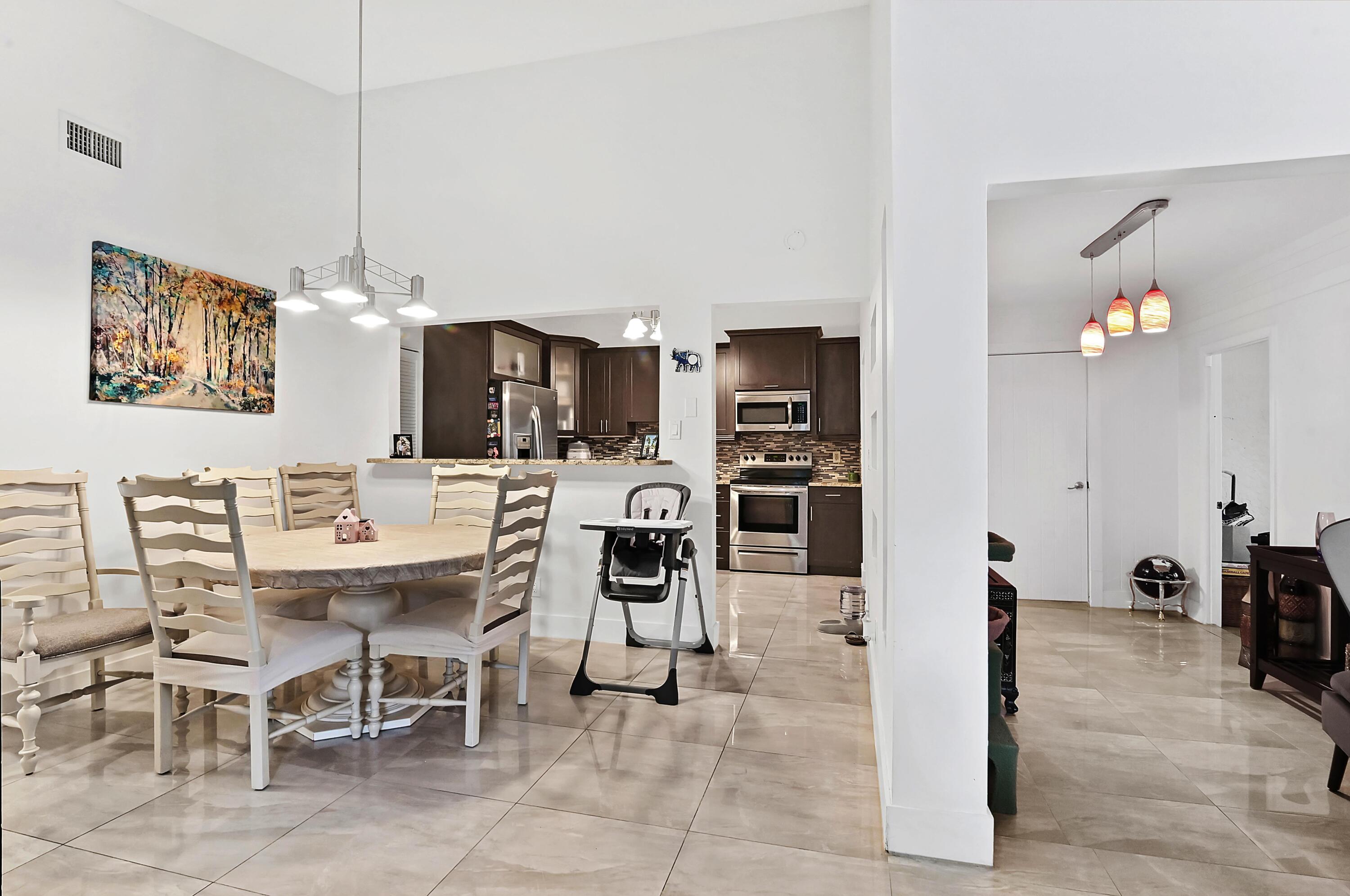 LAKESIDE GREEN - Residential