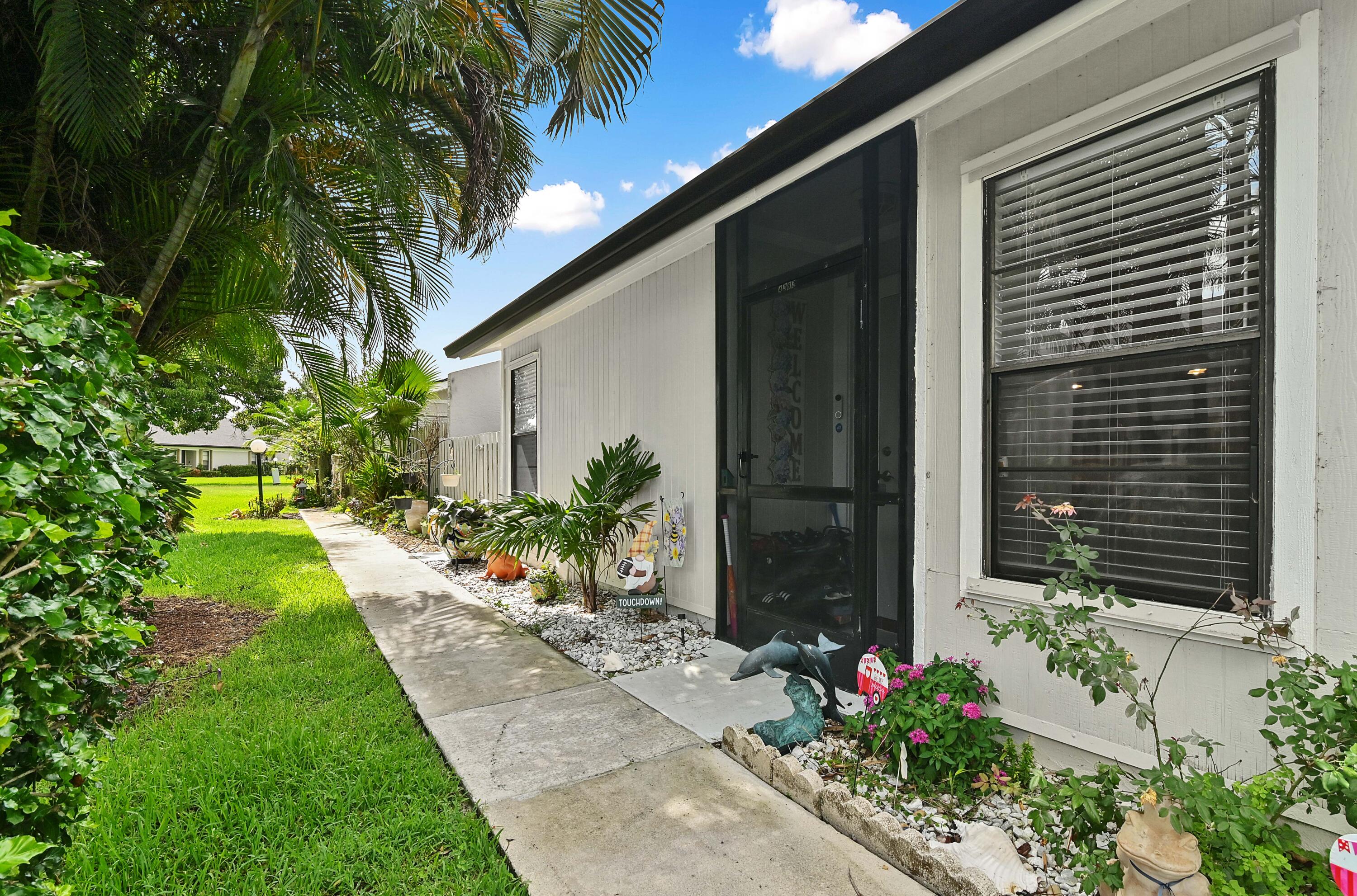 LAKESIDE GREEN - Residential