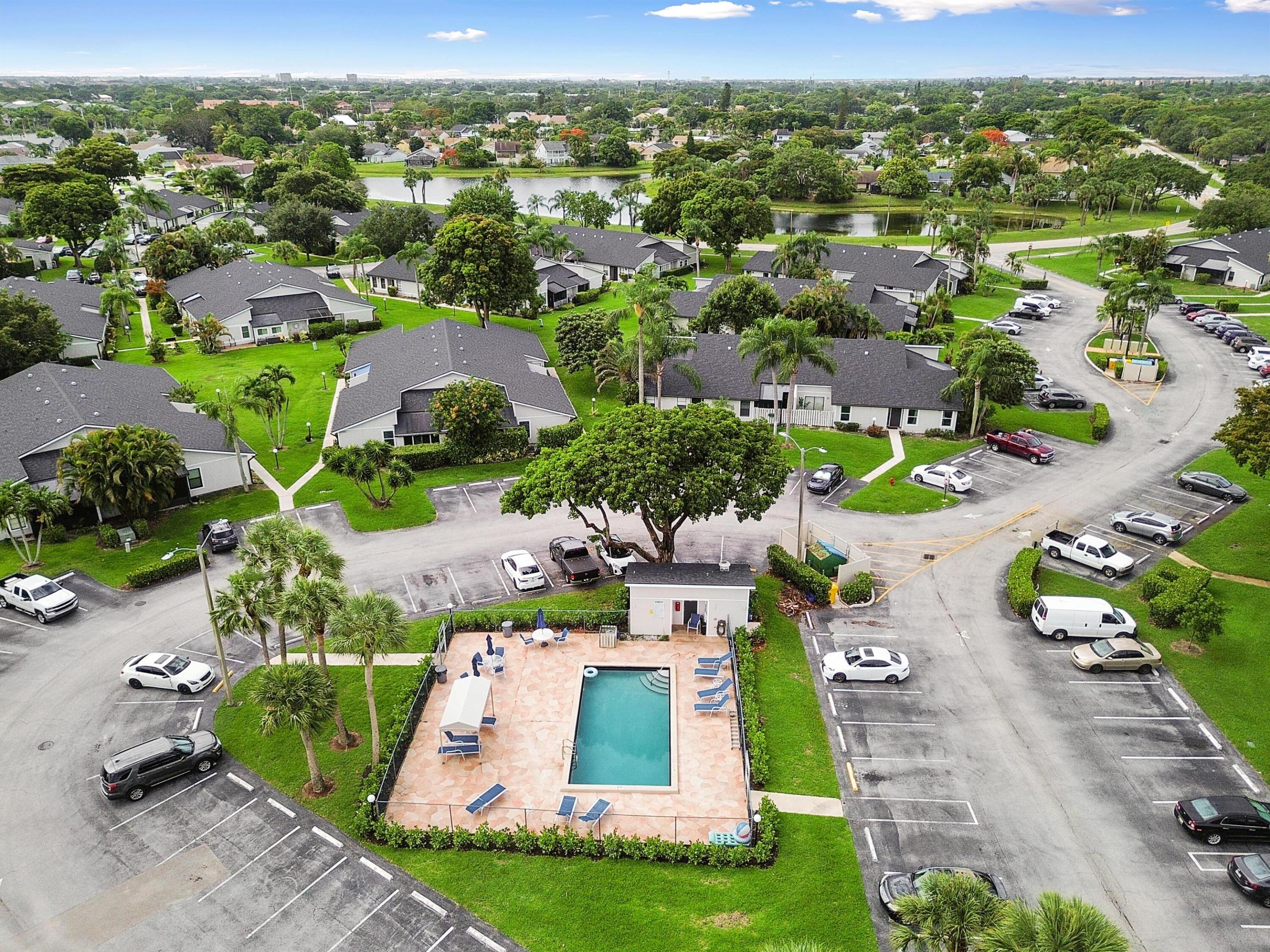 LAKESIDE GREEN - Residential