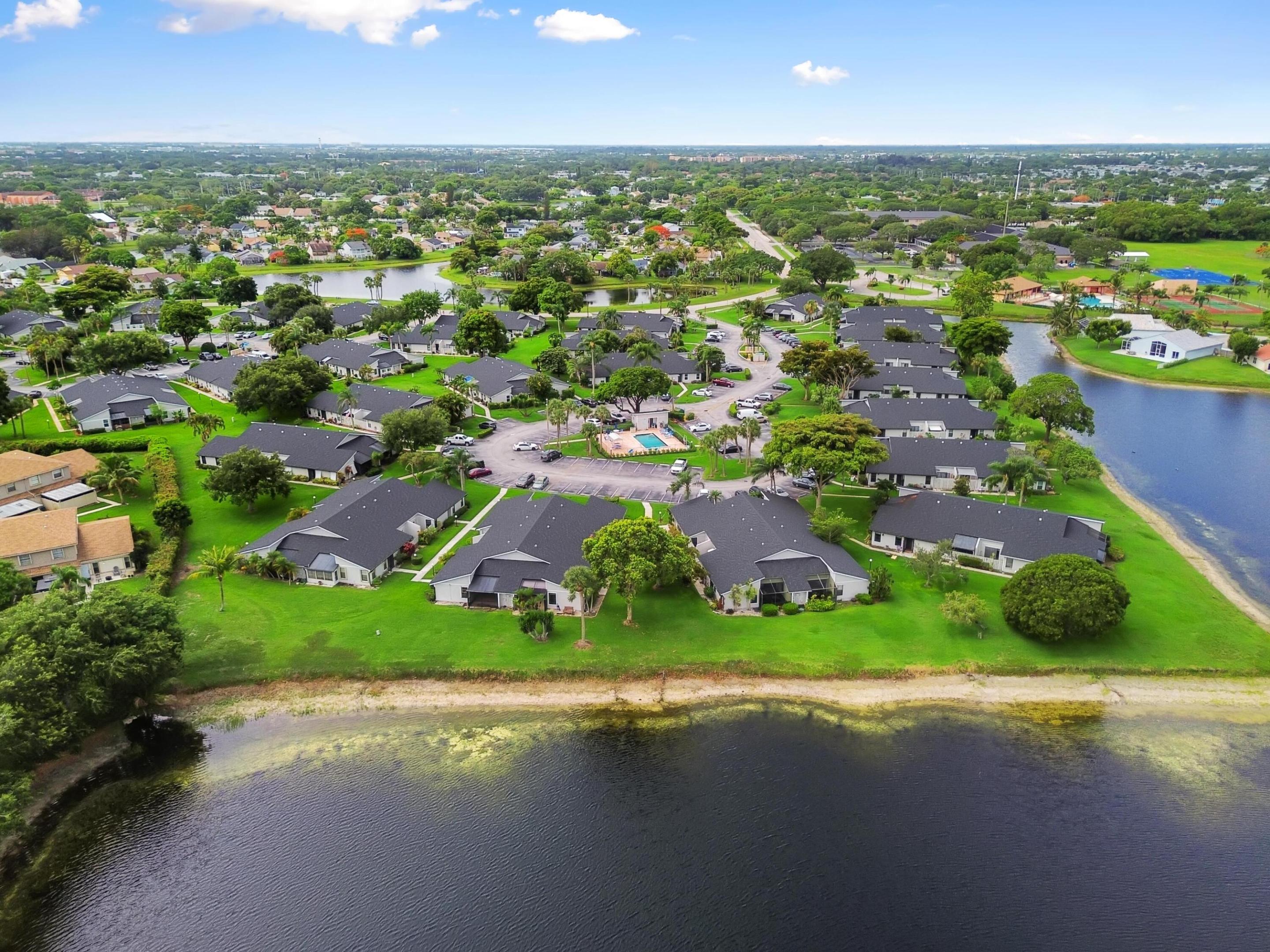 LAKESIDE GREEN - Residential