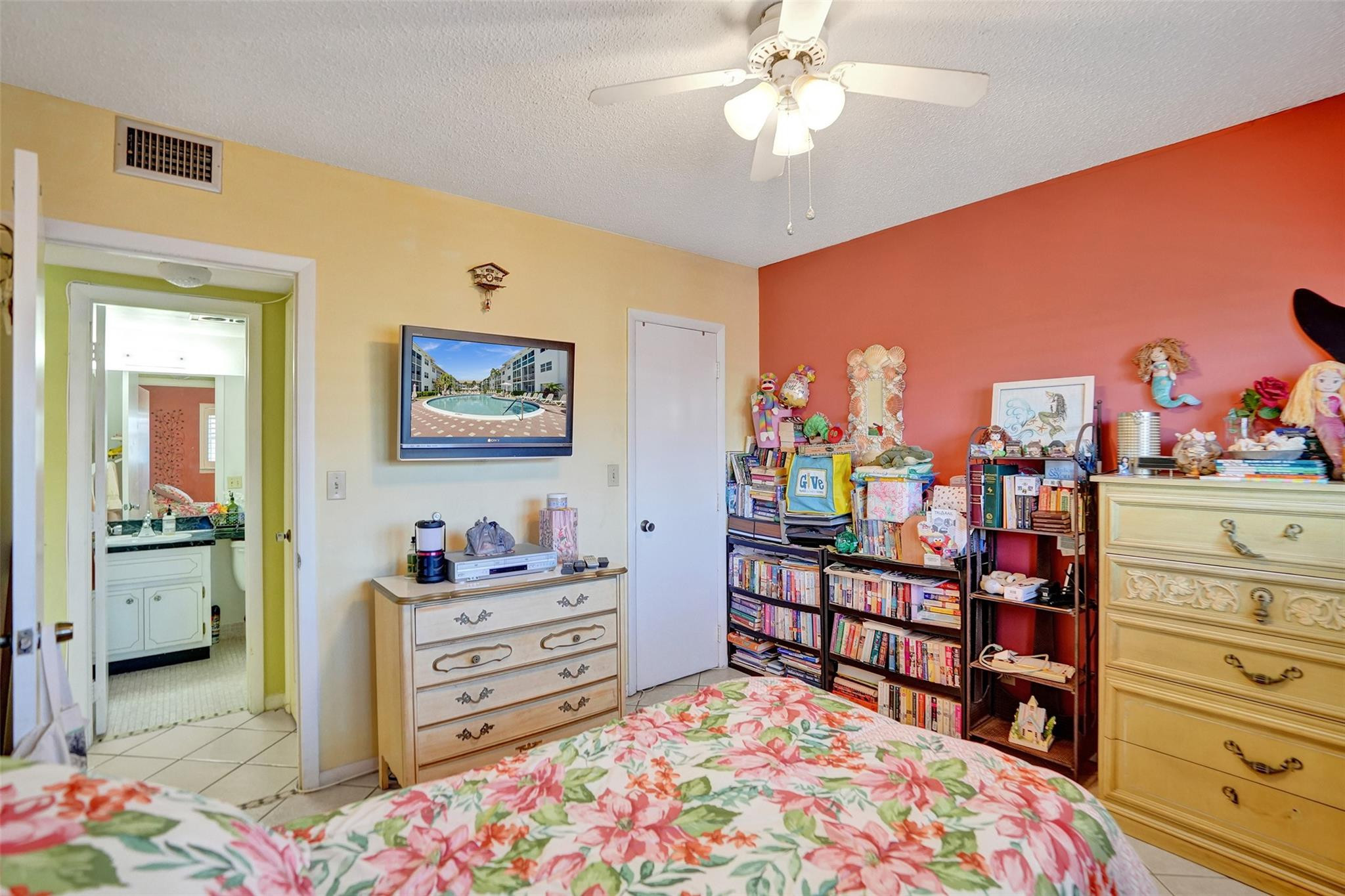 NORTH LEISURE GARDENS CONDO - Residential