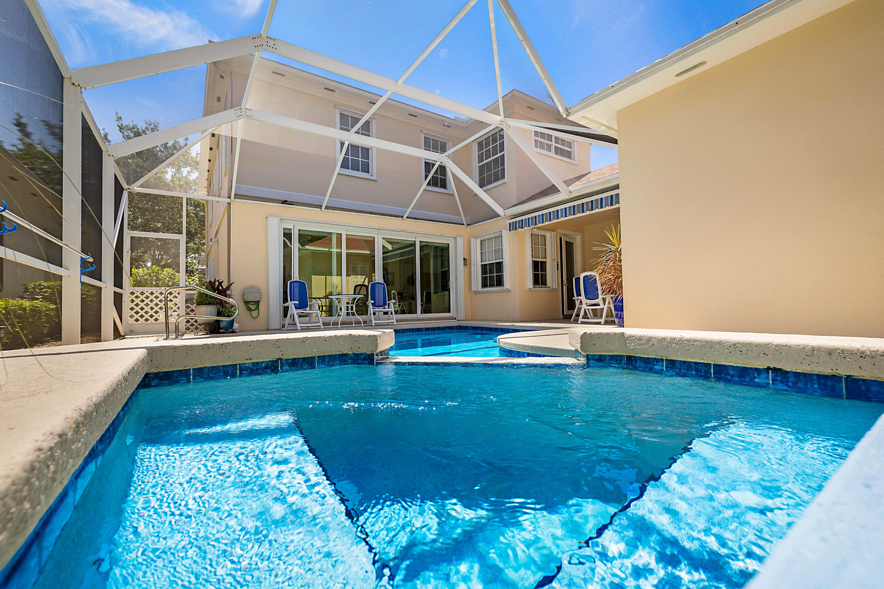 CAMBRIDGE AT ABACOA - Residential