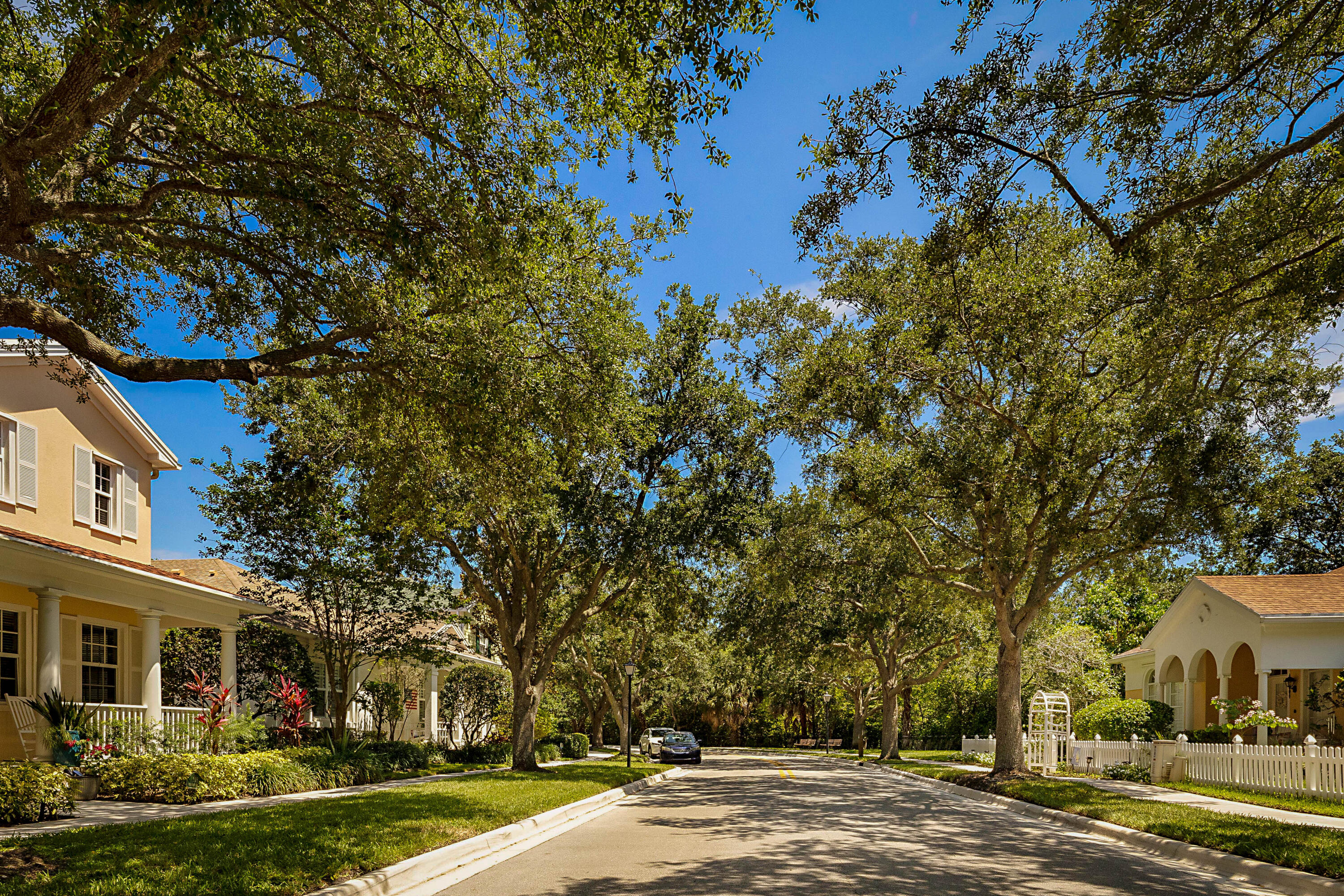 CAMBRIDGE AT ABACOA - Residential