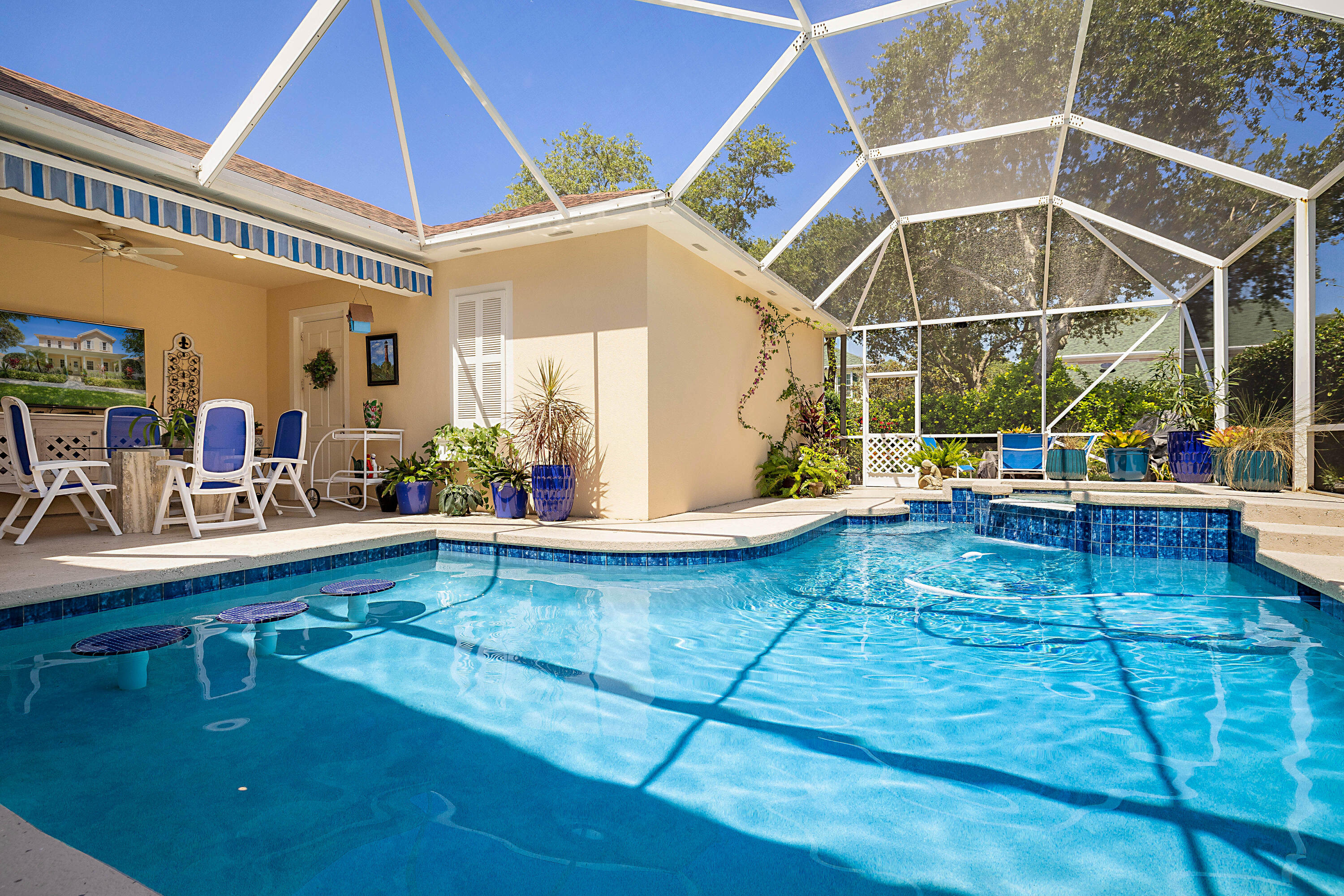 CAMBRIDGE AT ABACOA - Residential