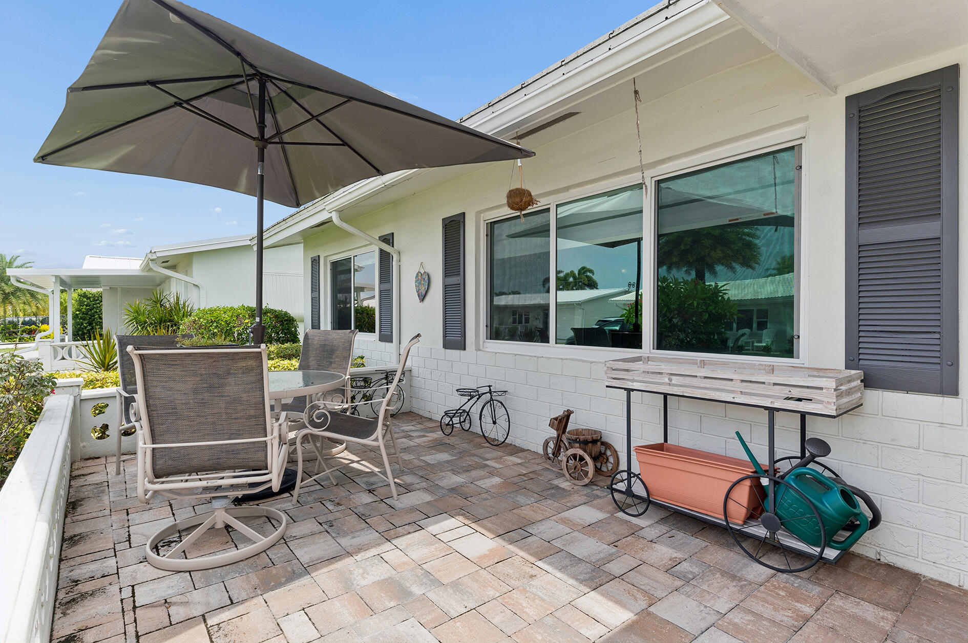 PALM BEACH LEISUREVILLE - Residential