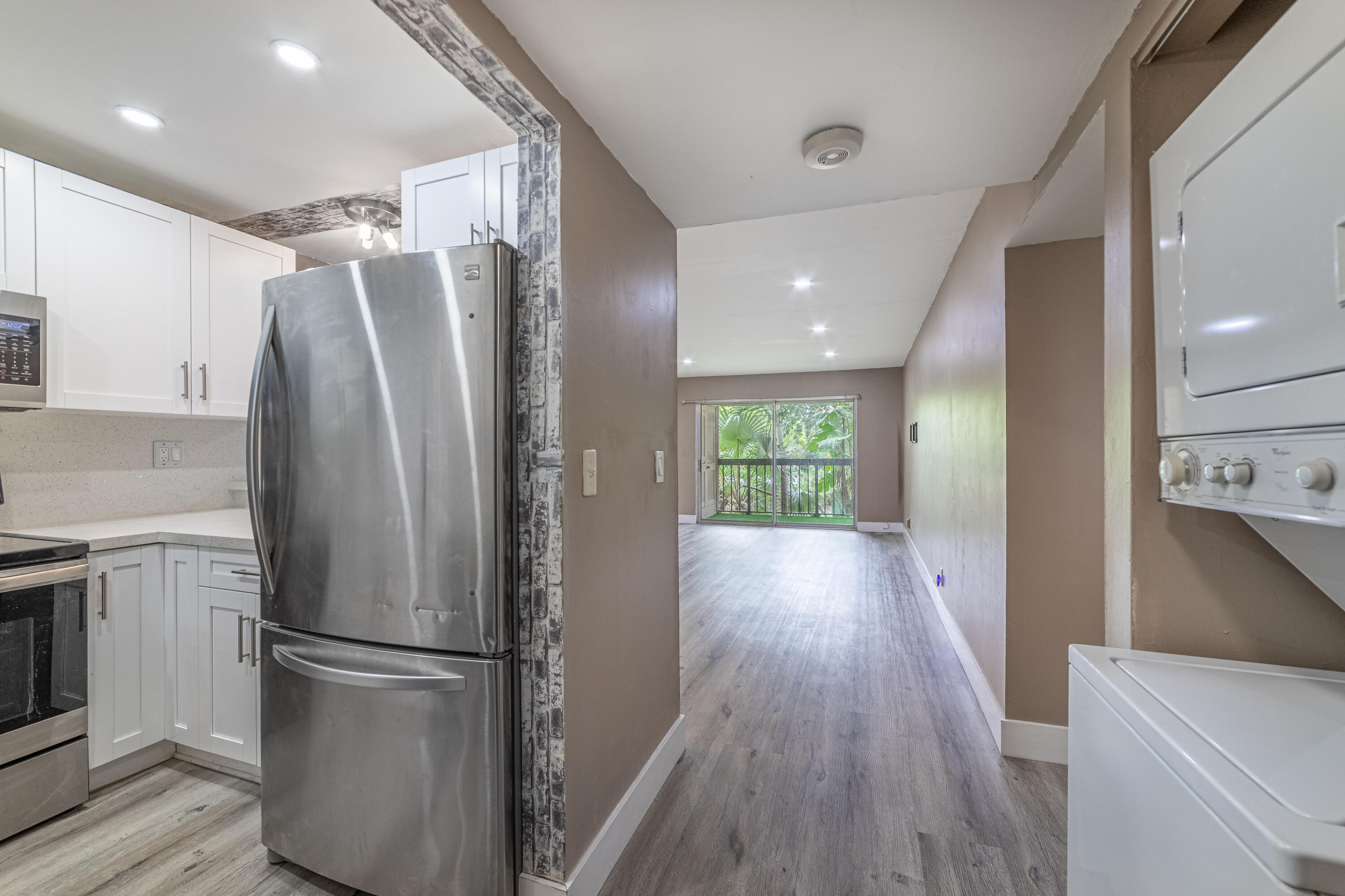 FIRST ENCOUNTER CONDO - Residential Lease