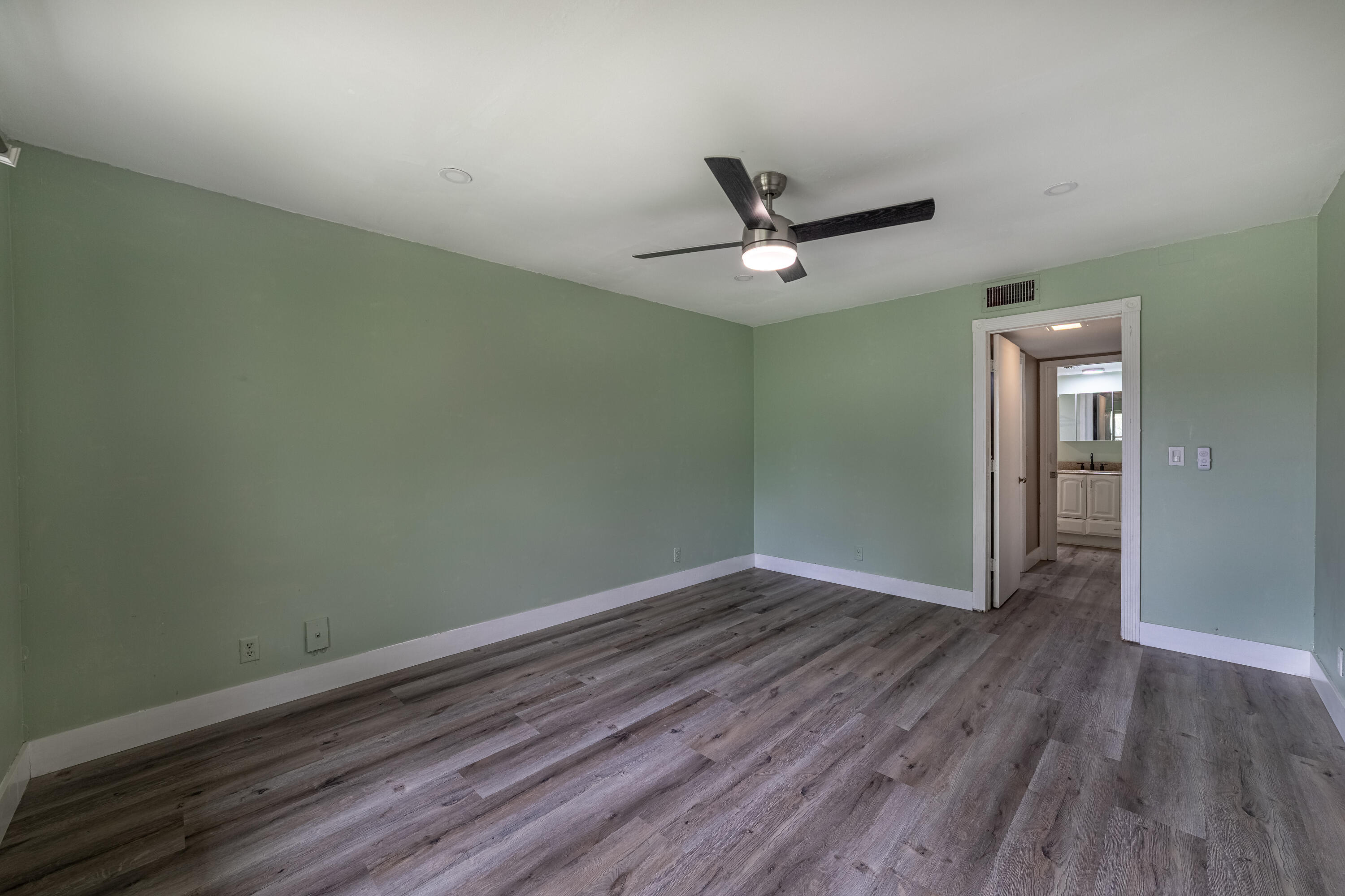 FIRST ENCOUNTER CONDO - Residential Lease