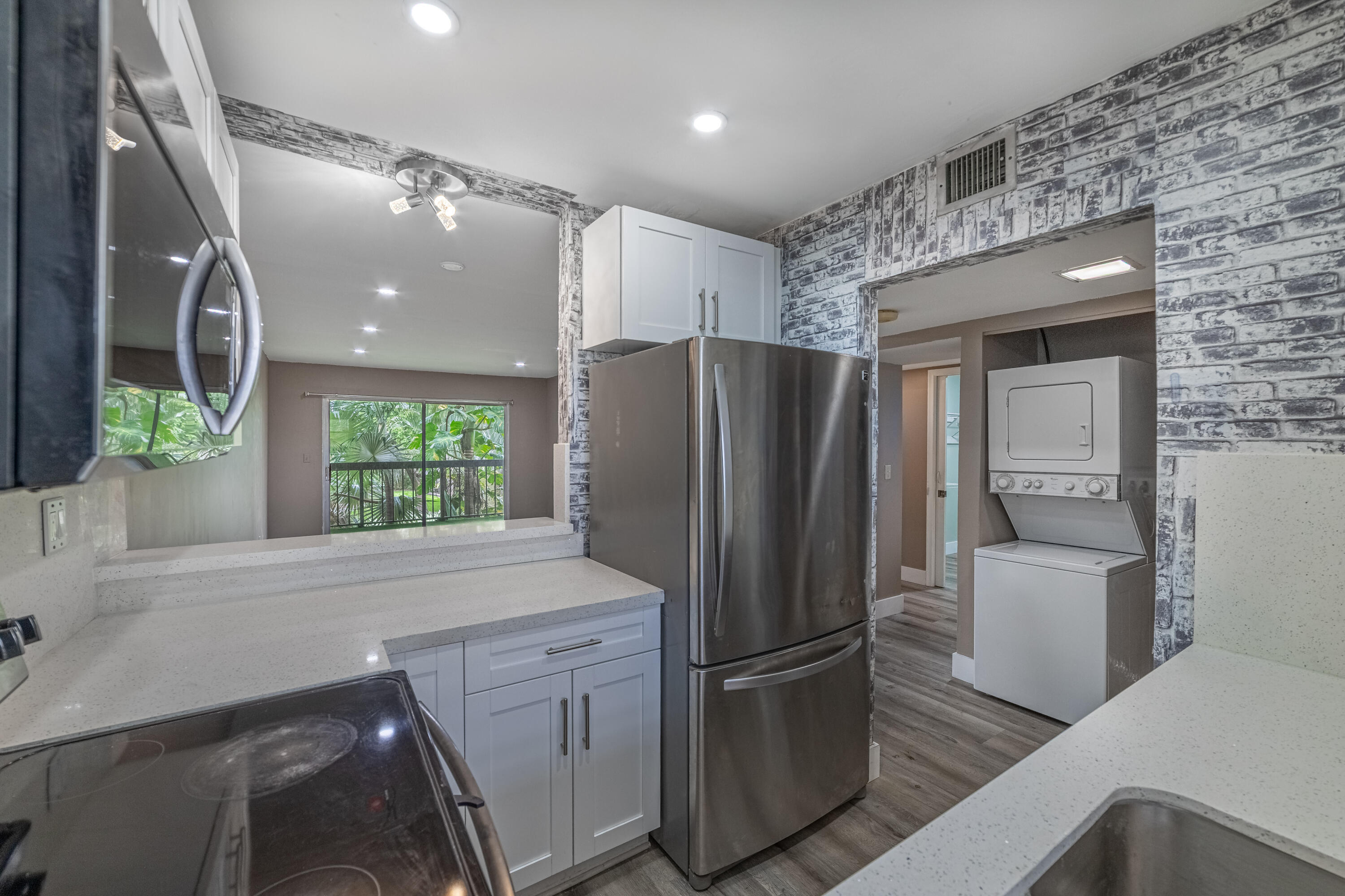 FIRST ENCOUNTER CONDO - Residential Lease
