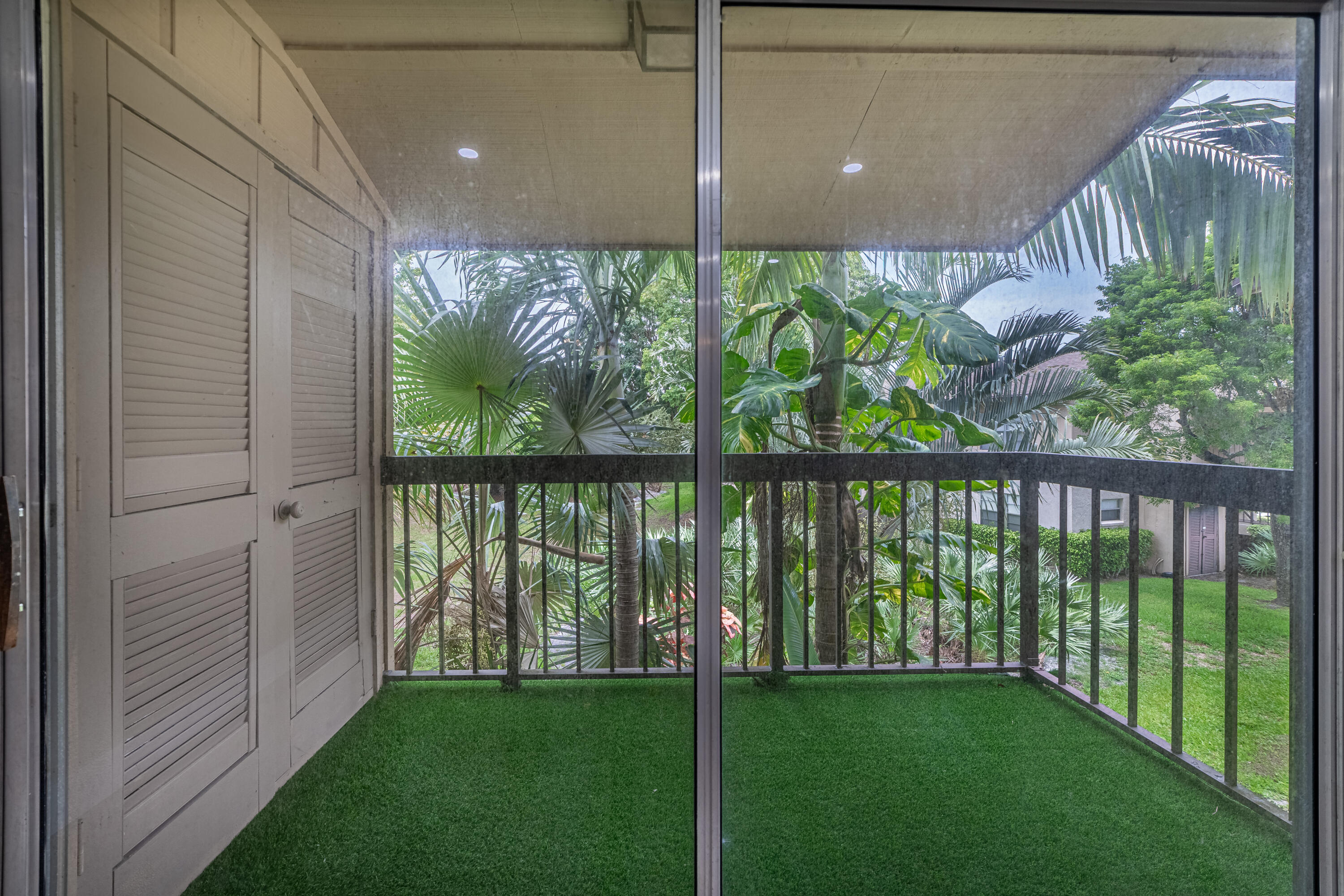 FIRST ENCOUNTER CONDO - Residential Lease