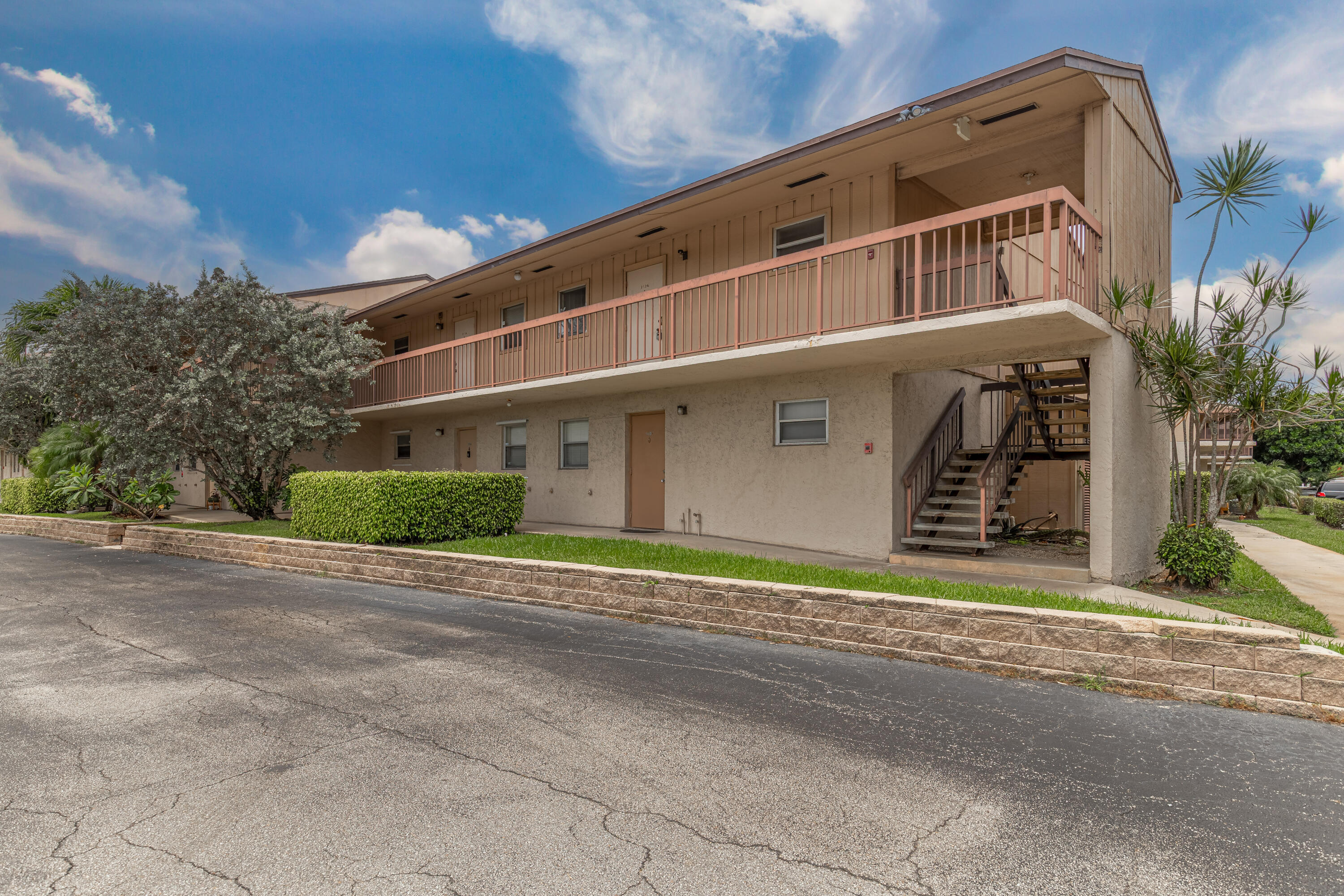 FIRST ENCOUNTER CONDO - Residential Lease