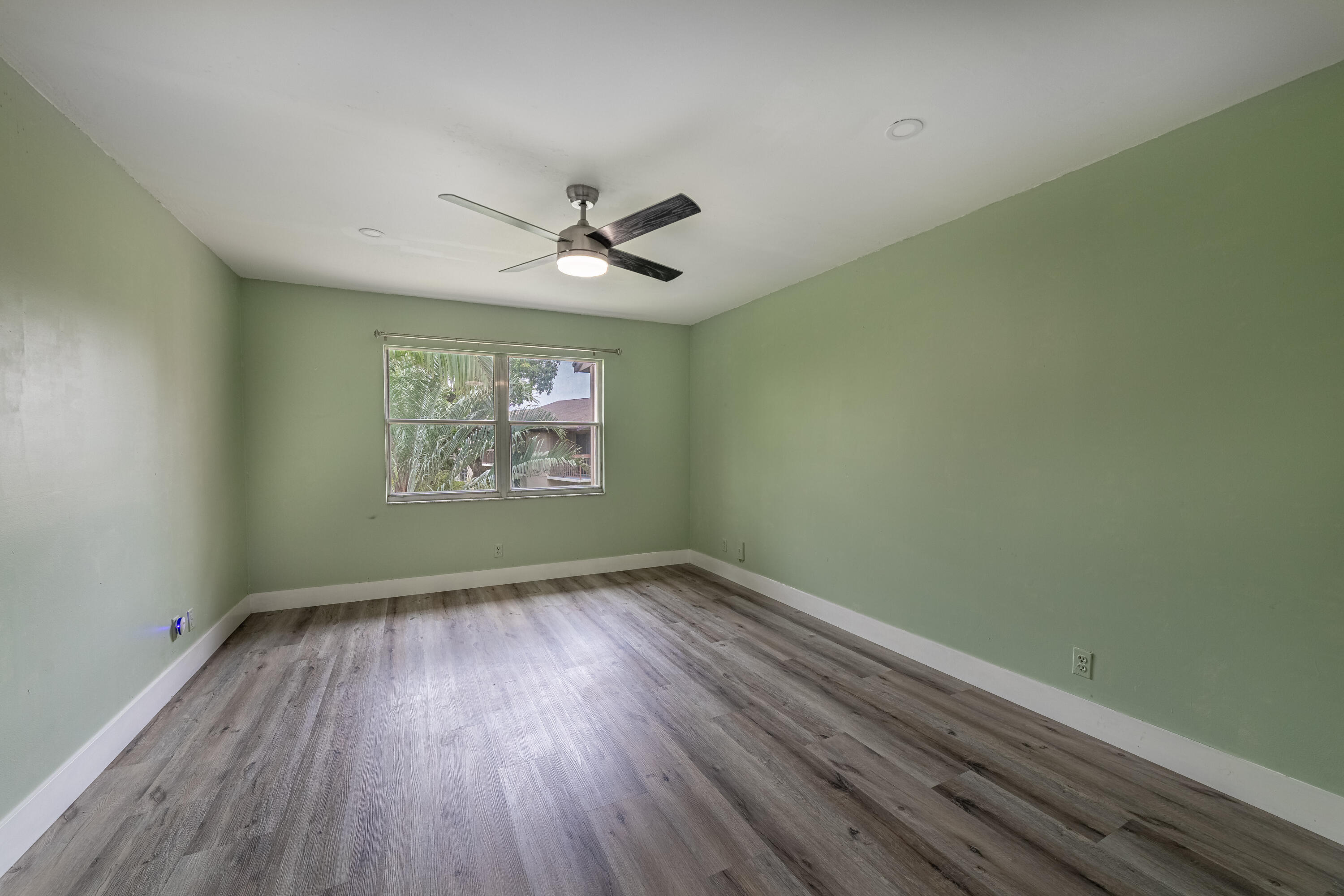 FIRST ENCOUNTER CONDO - Residential Lease