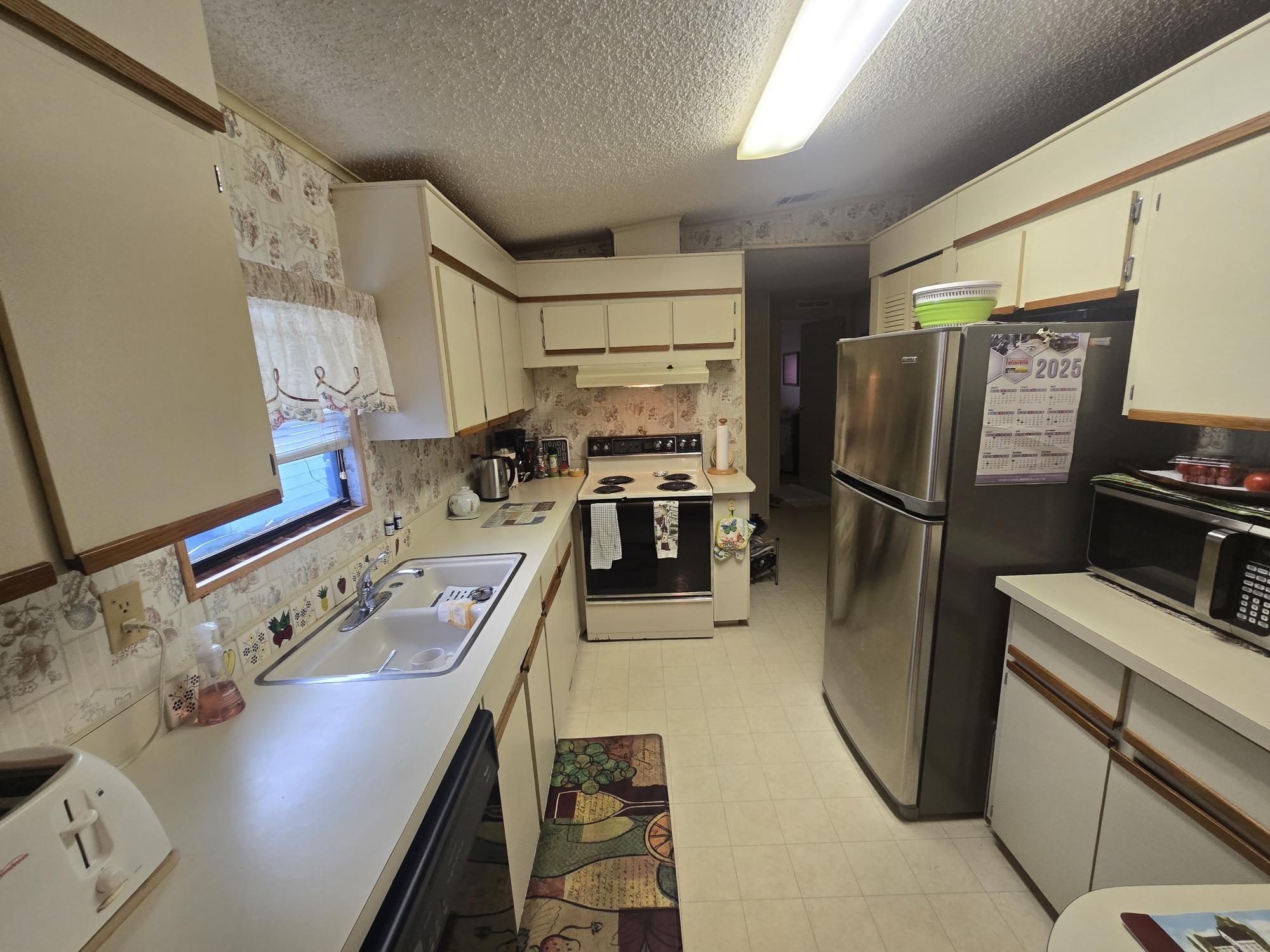 SPANISH LAKES COUNTRY CLUB VILLAGE - Residential