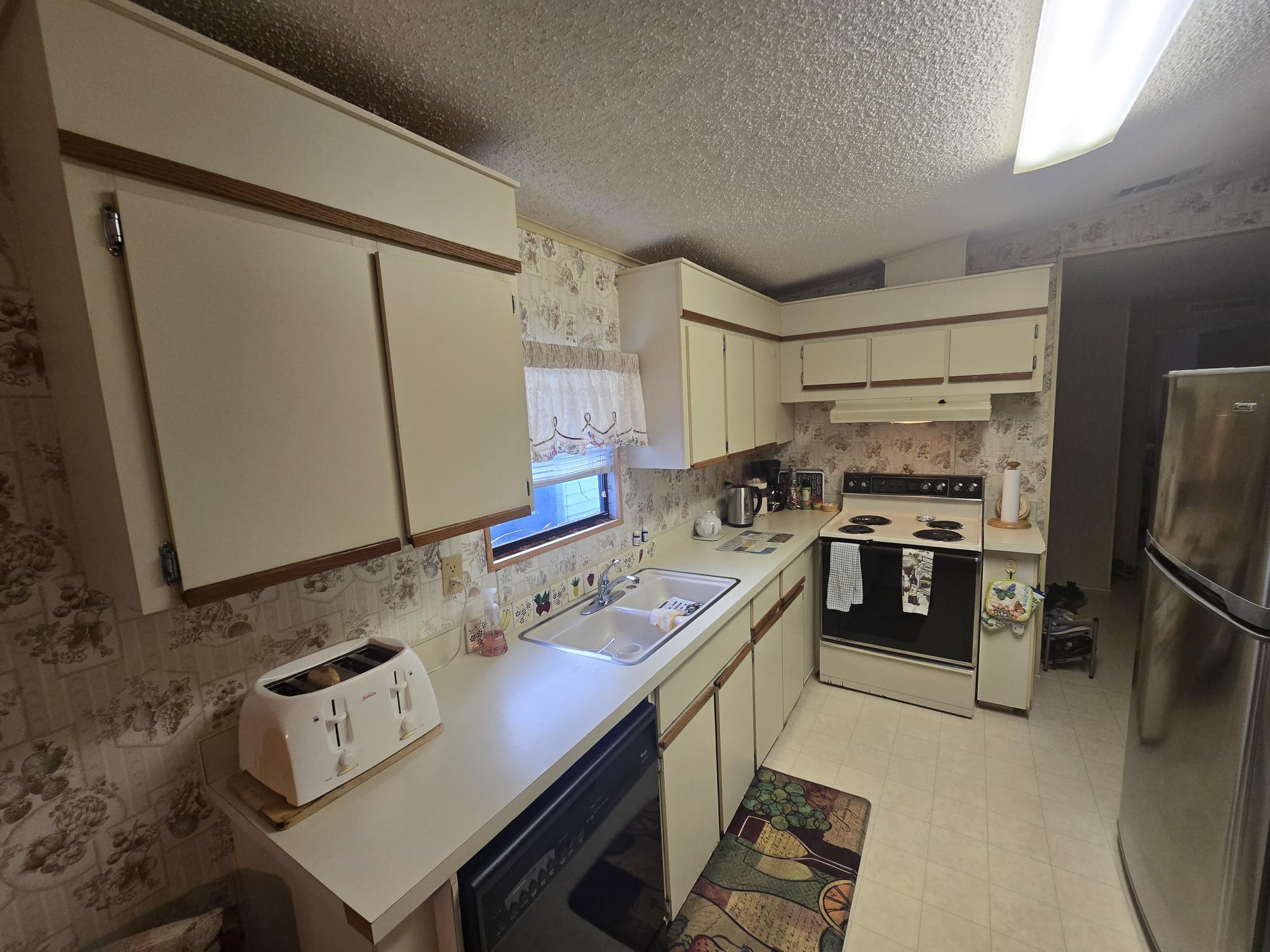 SPANISH LAKES COUNTRY CLUB VILLAGE - Residential