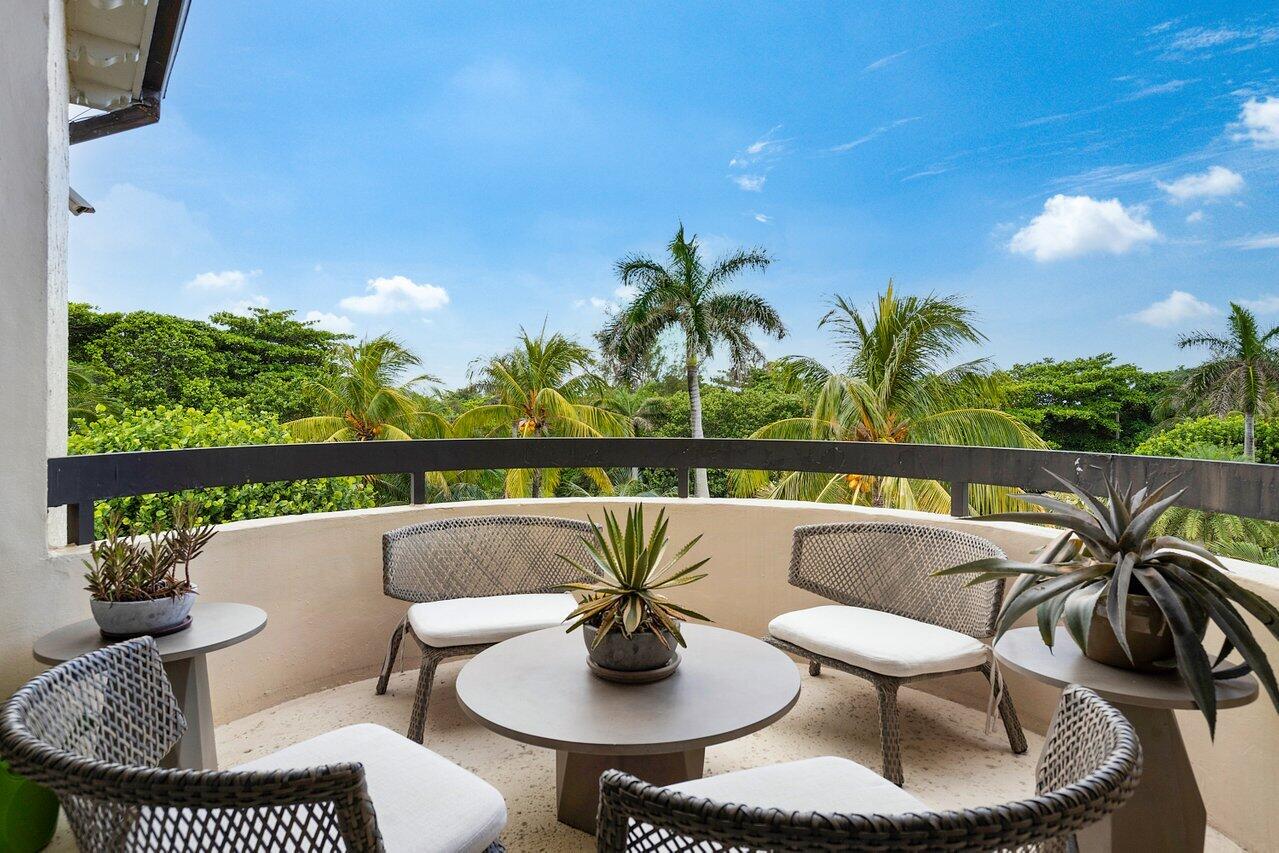 EL CORTIJO COND DECL FILED 7-16-82 - Residential