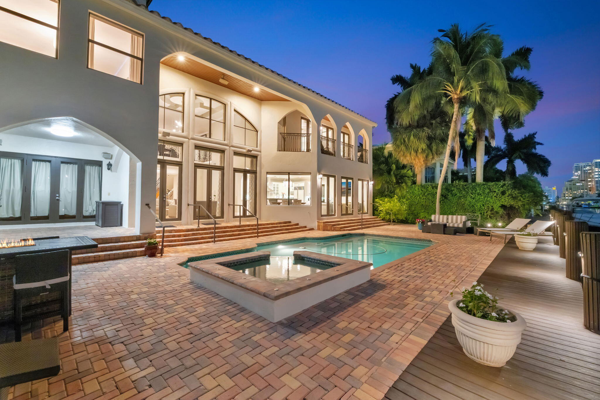 SEA ISLAND - Residential