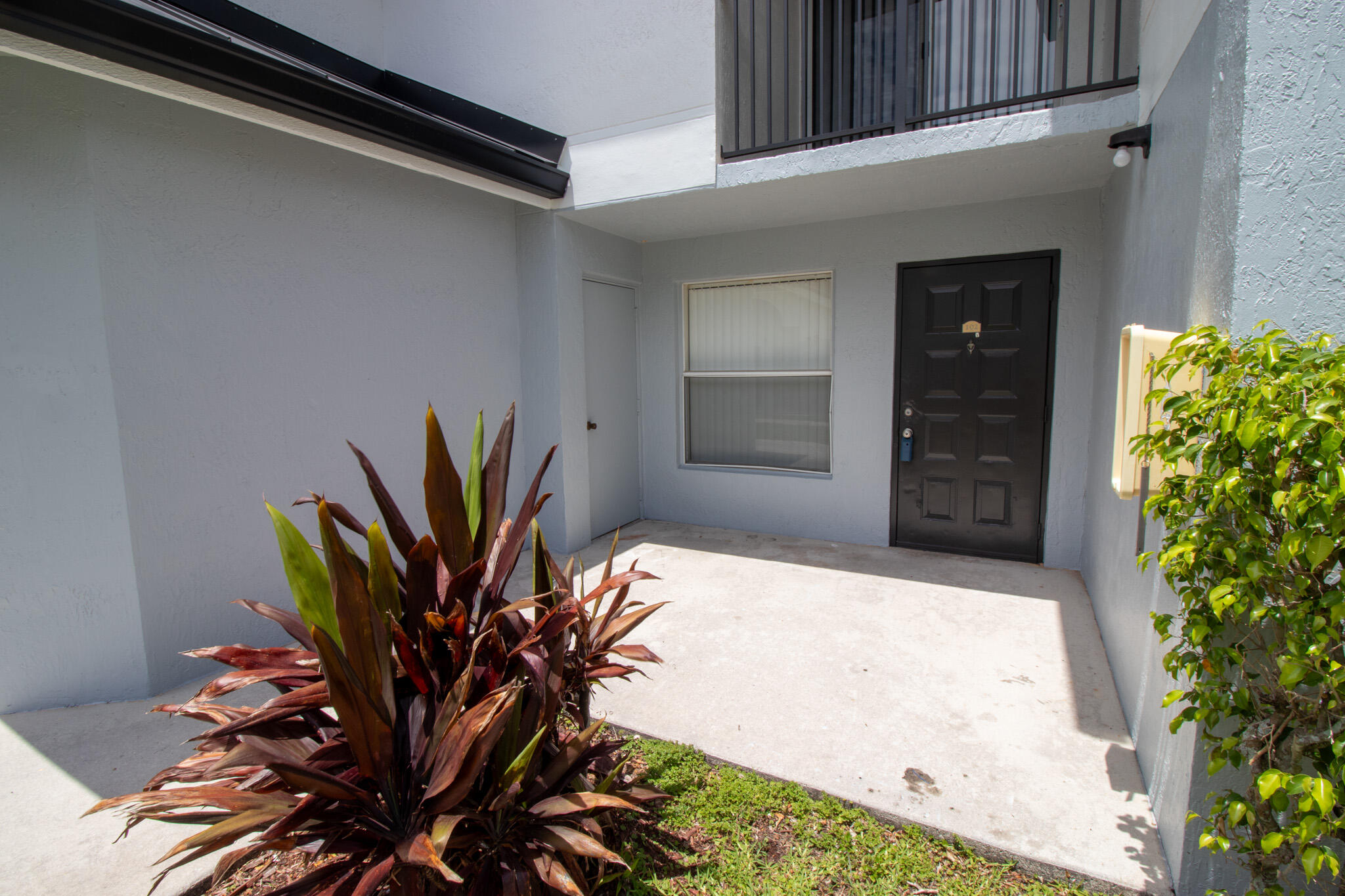 SOUTH PALM PLACE CONDO - Residential Lease