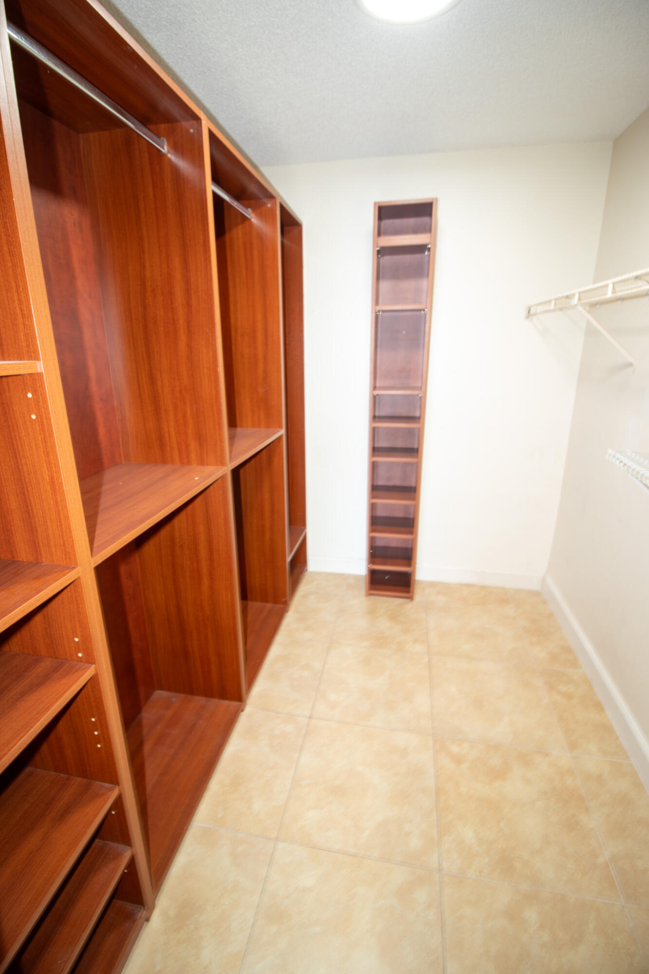 SOUTH PALM PLACE CONDO - Residential Lease