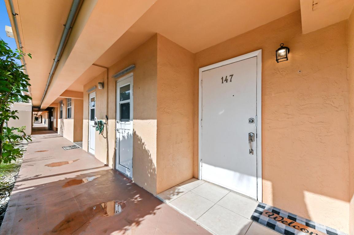 LIGHTHOUSE POINT PLAZA CONDO - Residential