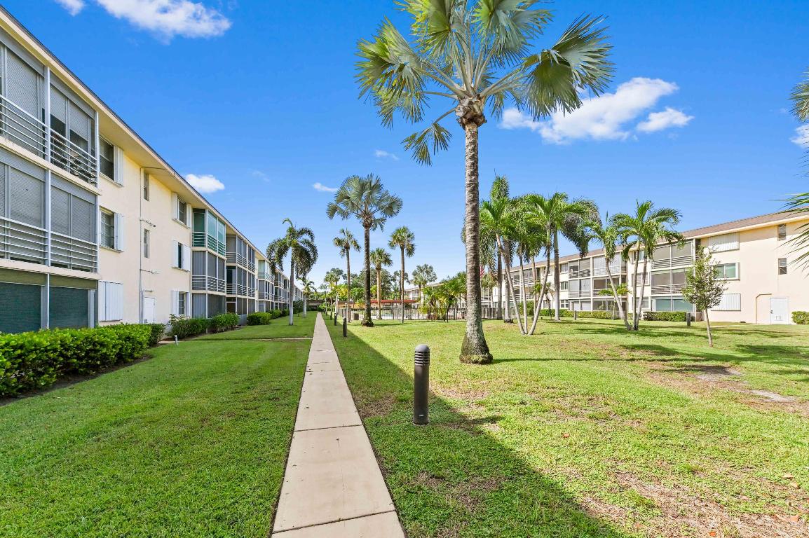 LIGHTHOUSE POINT PLAZA CONDO - Residential