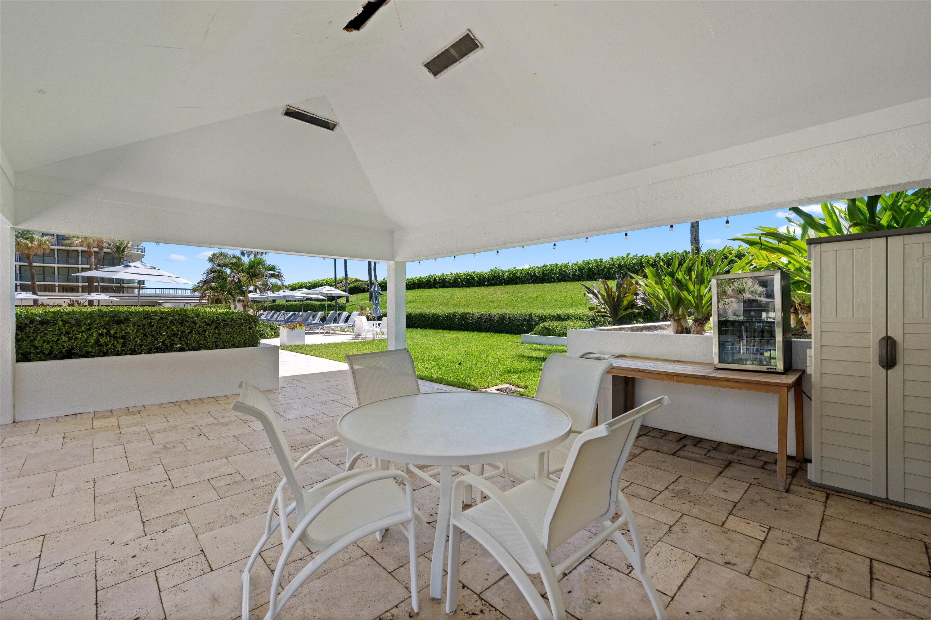 HALCYON OF PALM BEACH - Residential