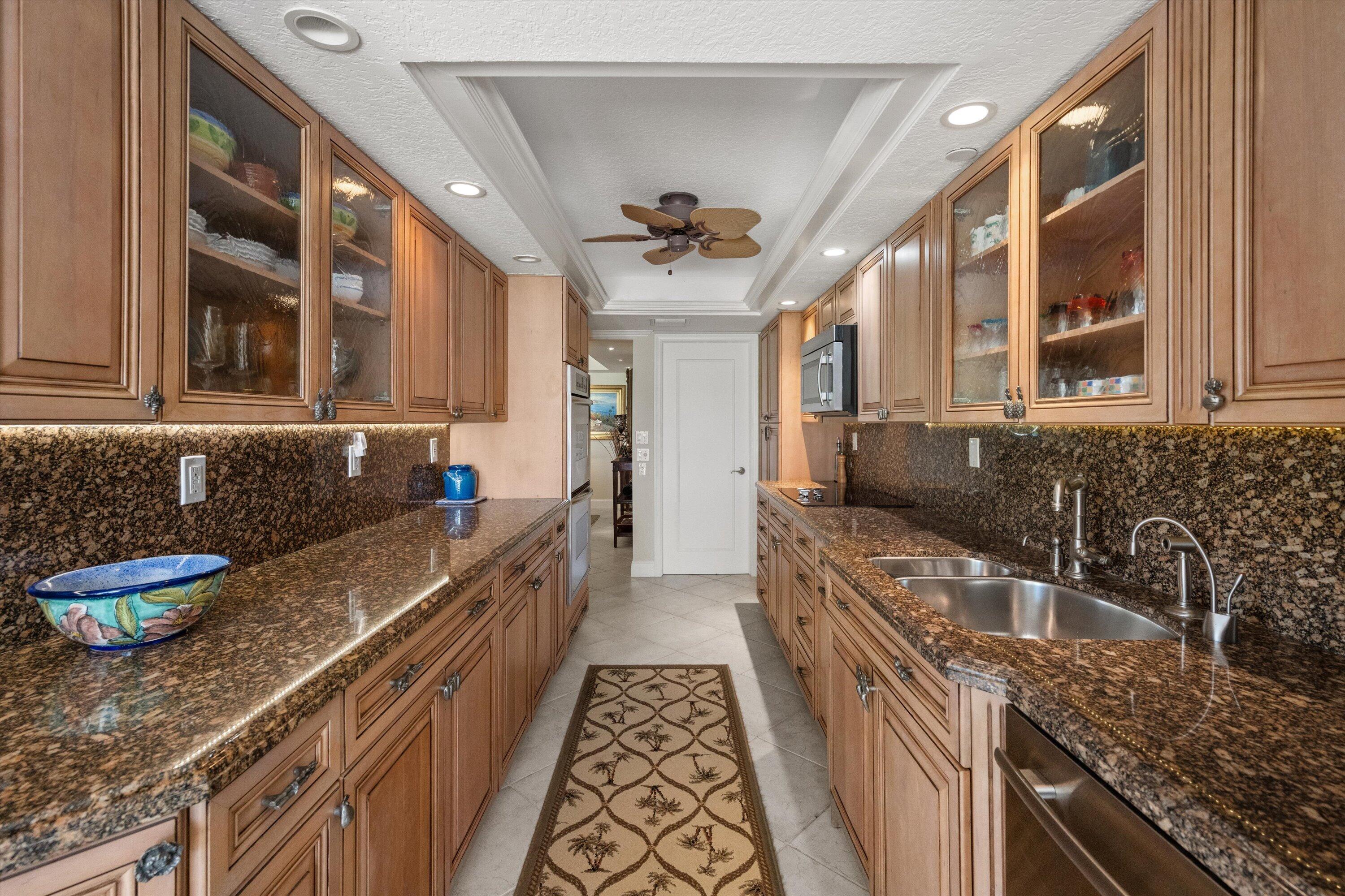 HALCYON OF PALM BEACH - Residential
