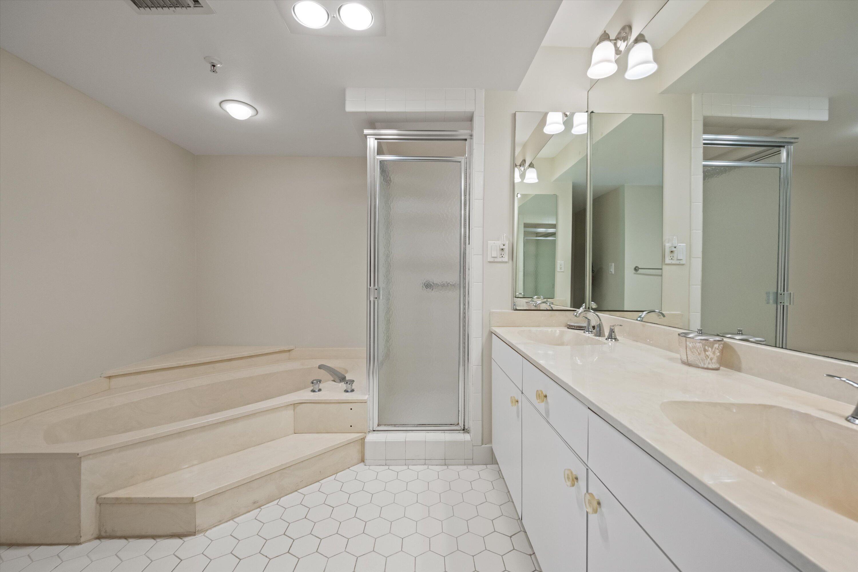 HALCYON OF PALM BEACH - Residential