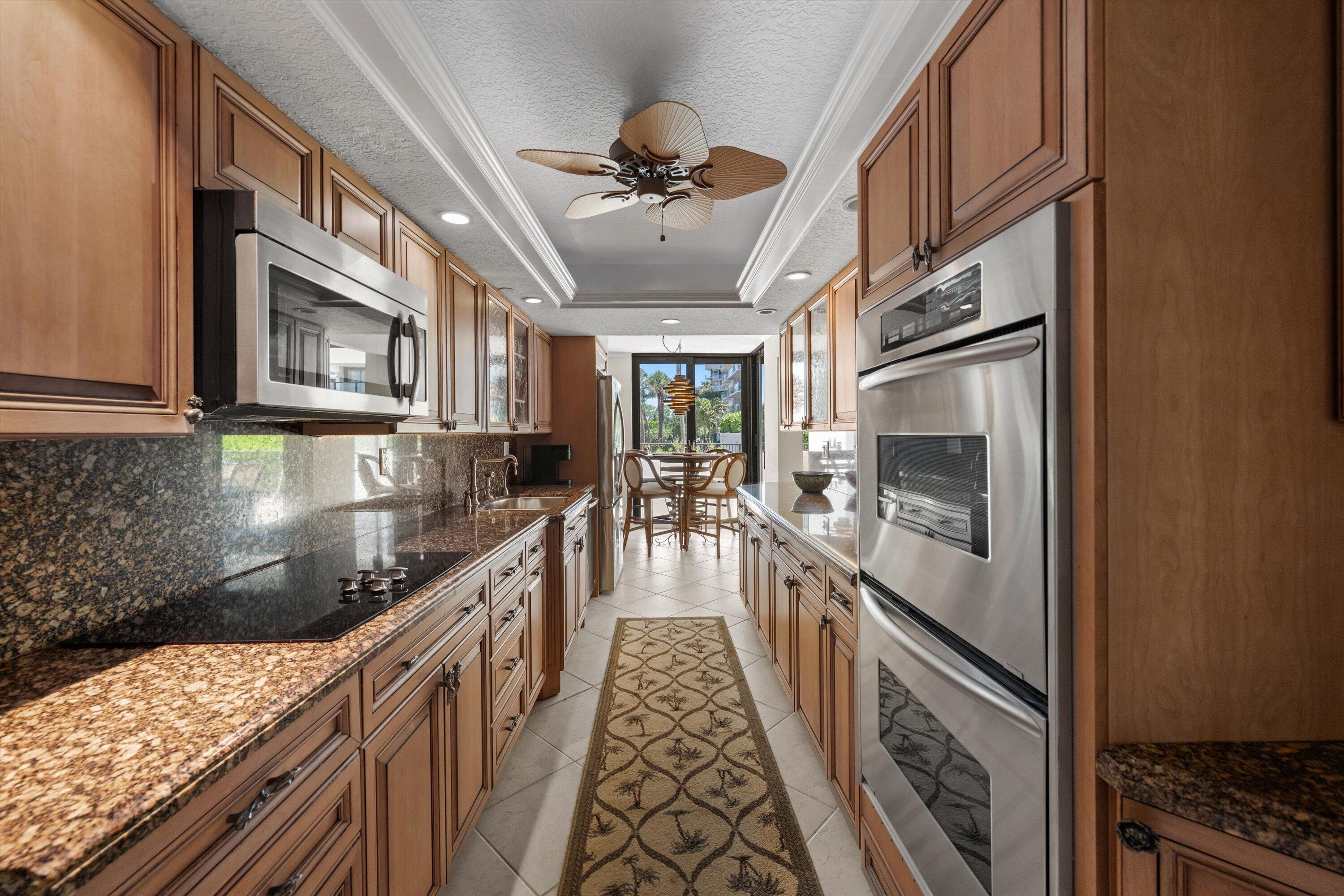 HALCYON OF PALM BEACH - Residential