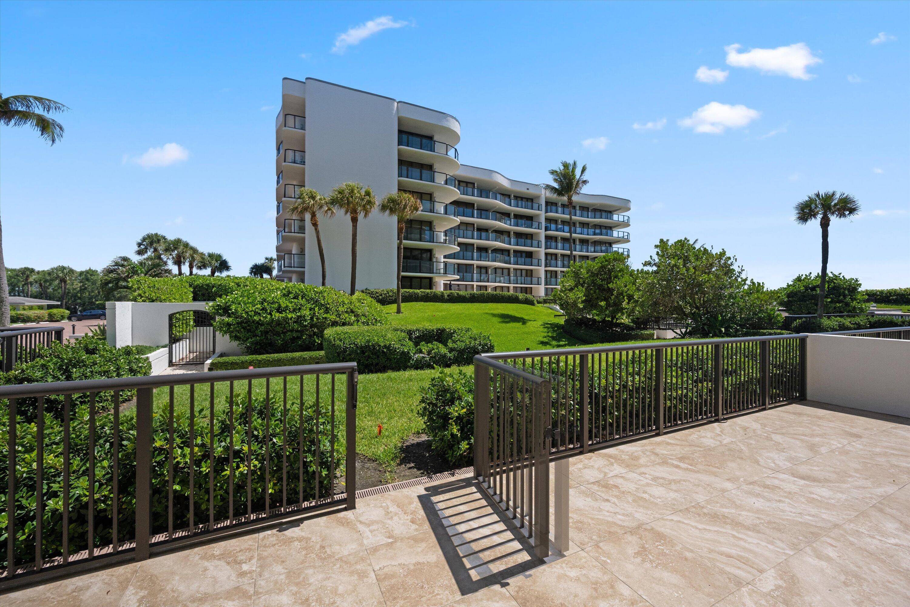 HALCYON OF PALM BEACH - Residential