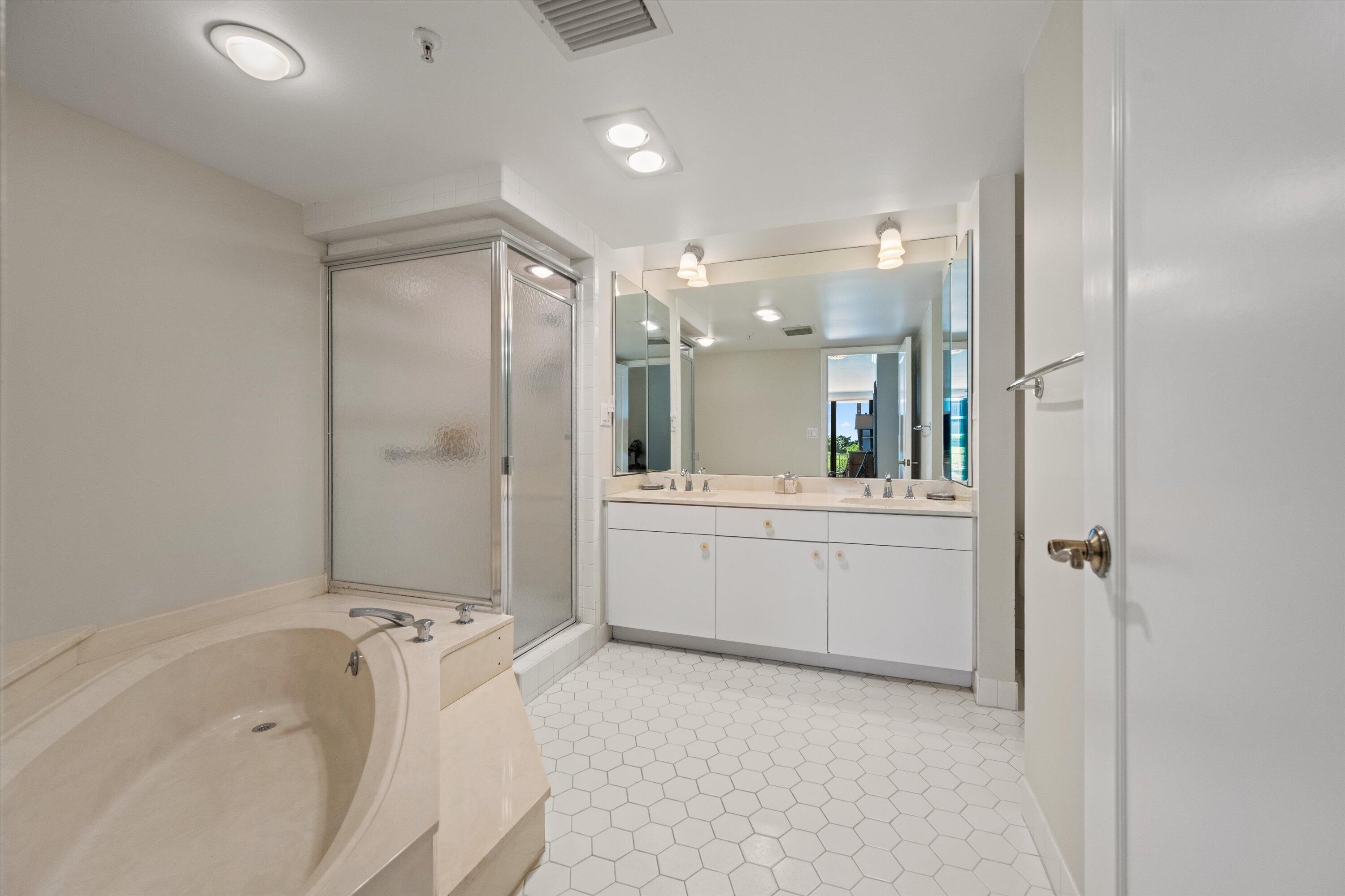 HALCYON OF PALM BEACH - Residential