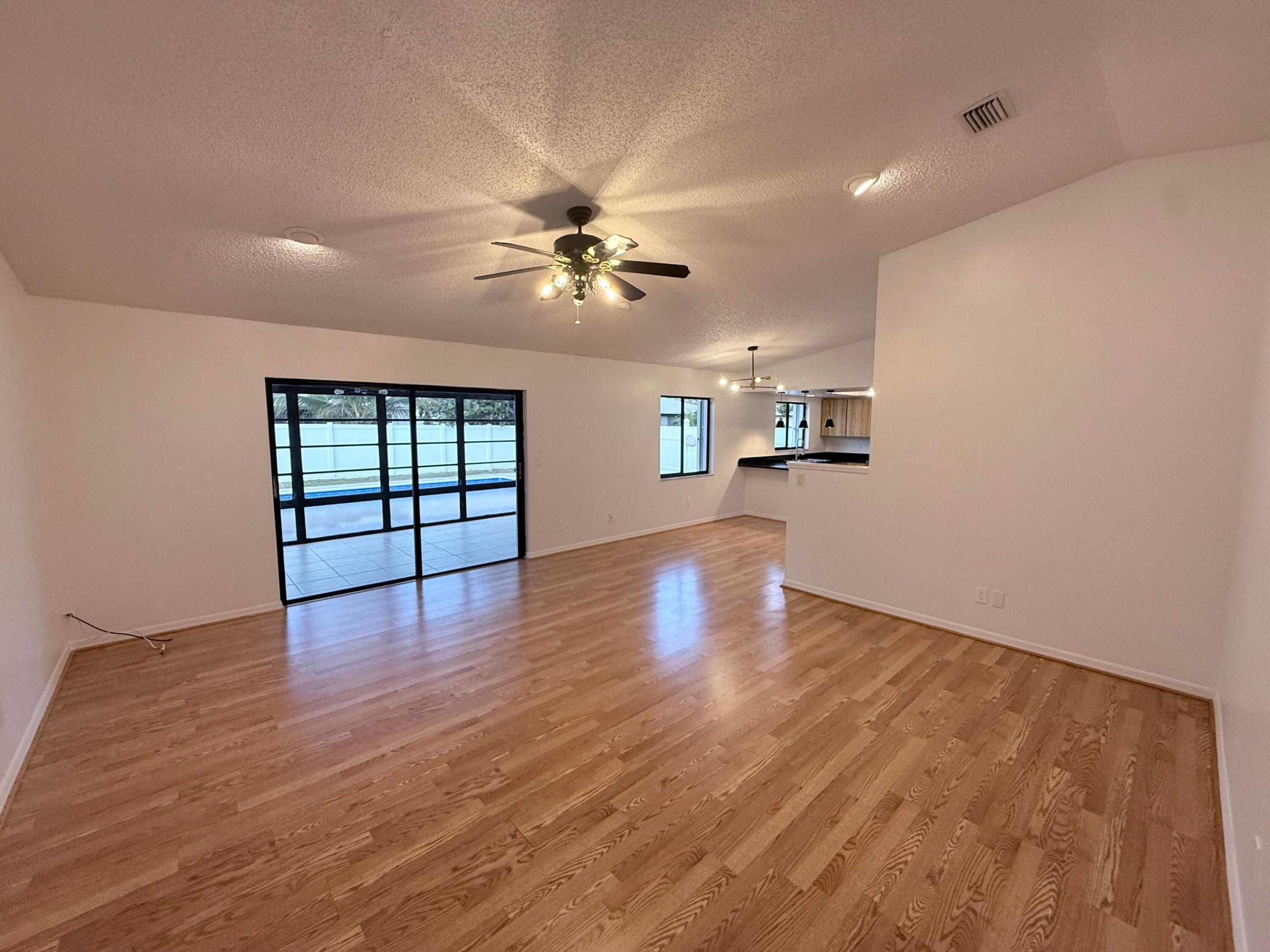 LAURELWOOD SUB UNIT 4 - Residential